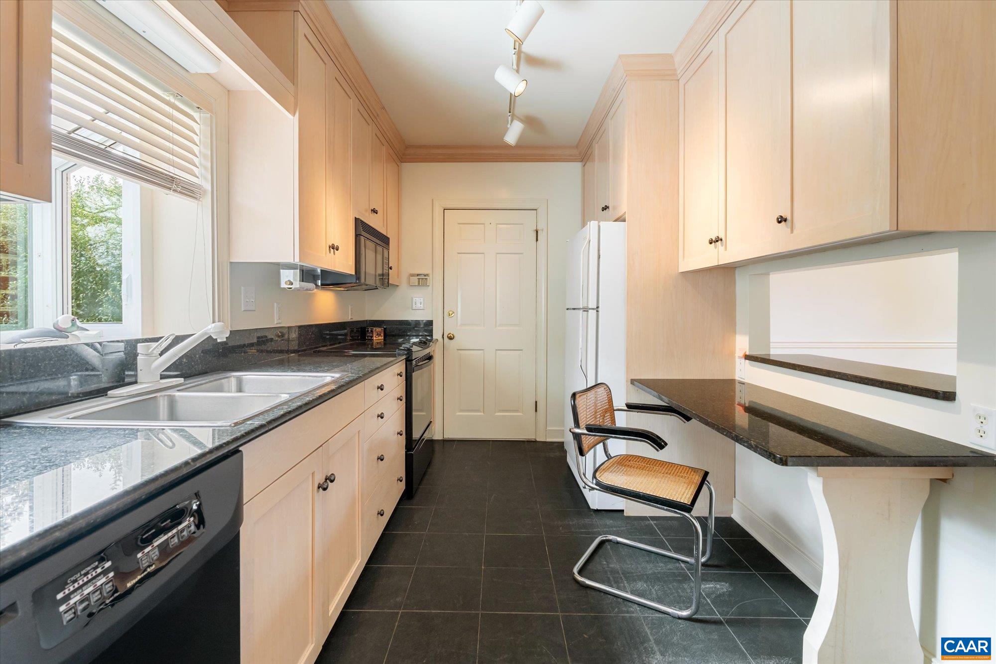 23 EDNAM VILLAGE ST