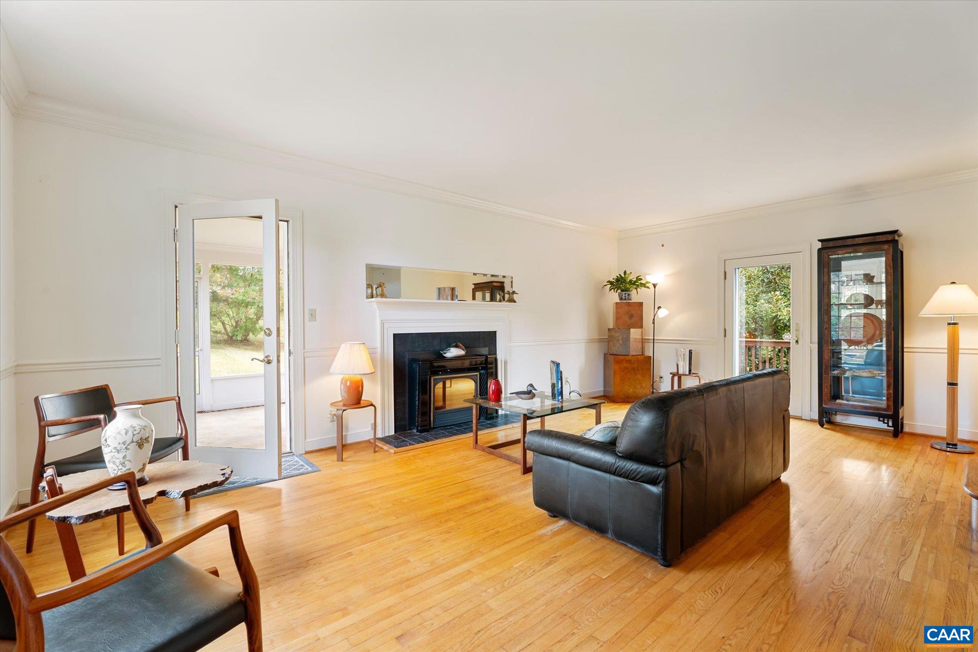23 EDNAM VILLAGE ST