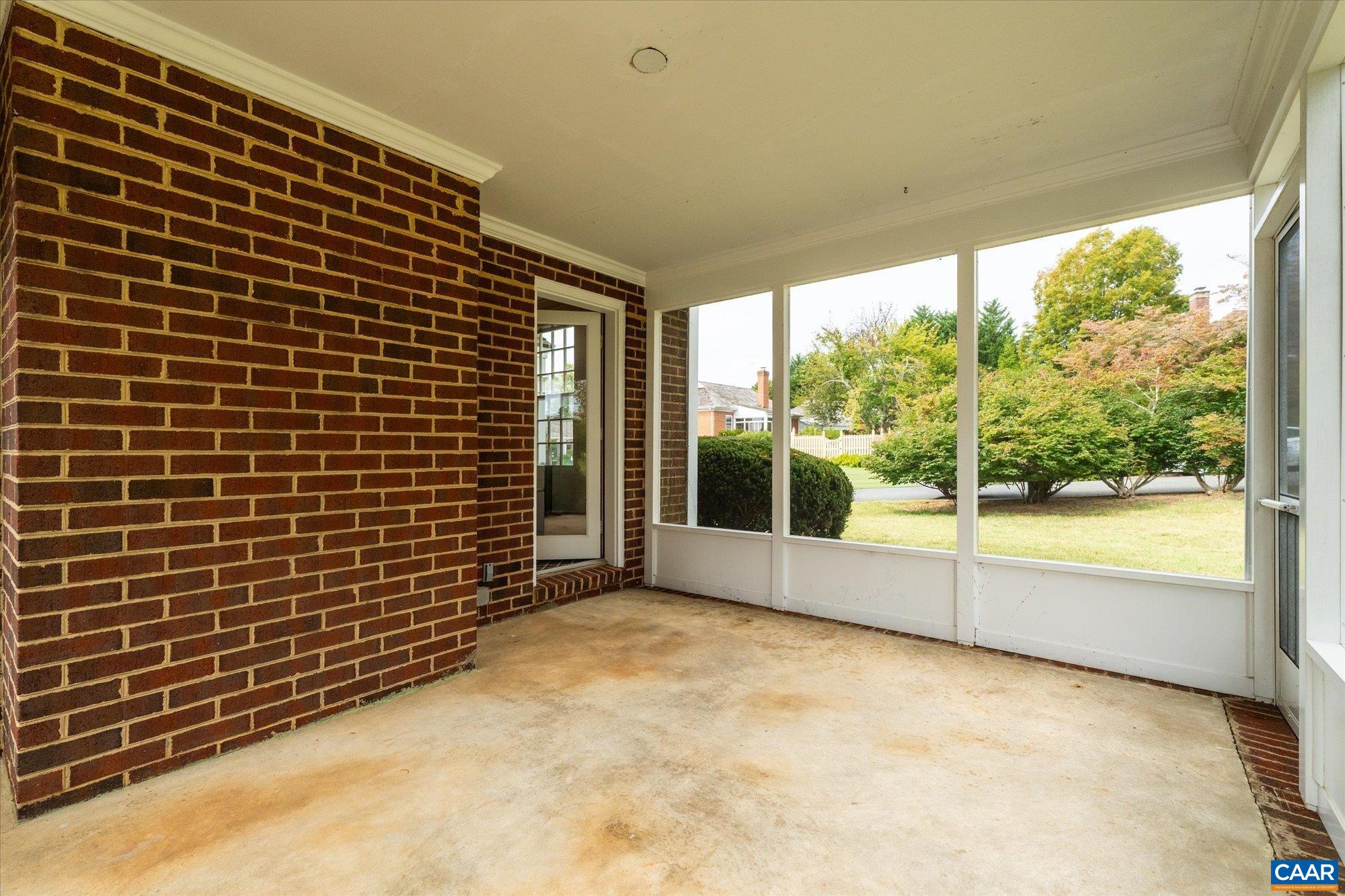 23 EDNAM VILLAGE ST