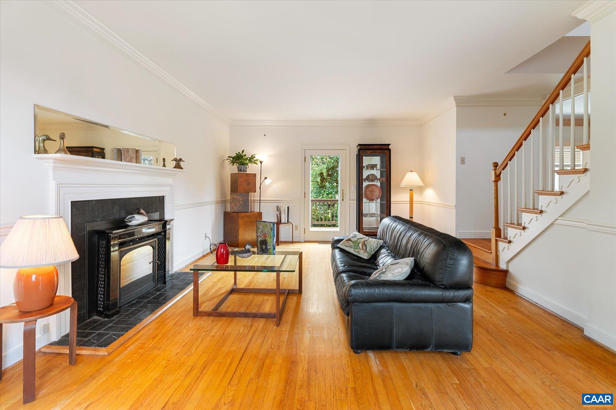 23 EDNAM VILLAGE ST