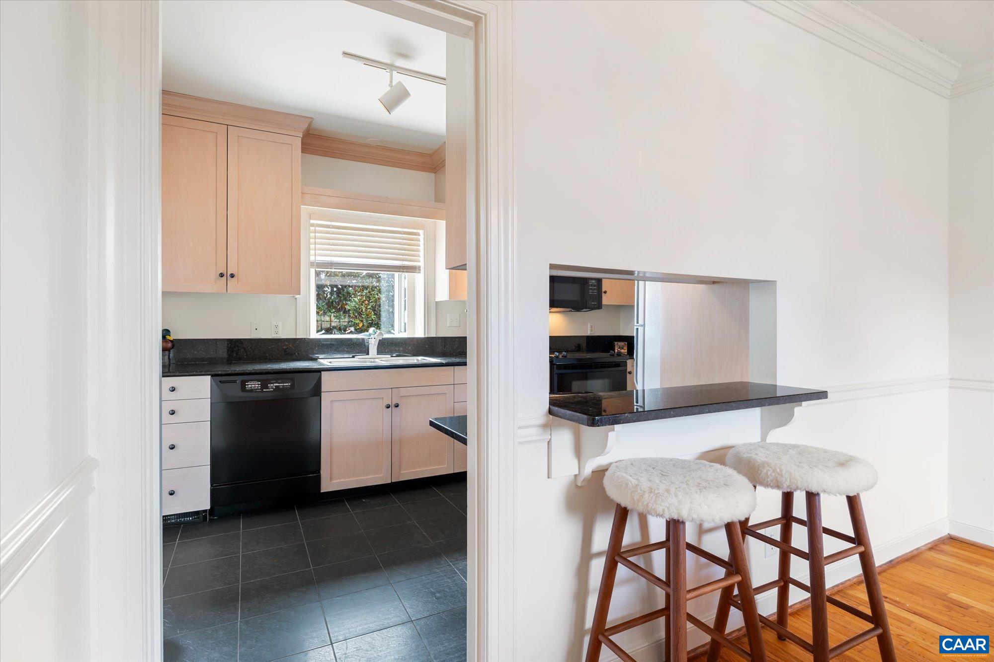 23 EDNAM VILLAGE ST