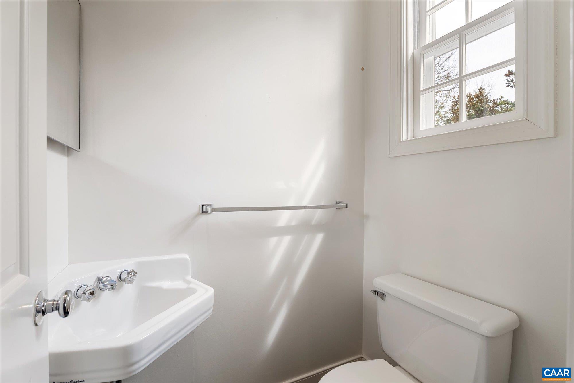 23 EDNAM VILLAGE ST