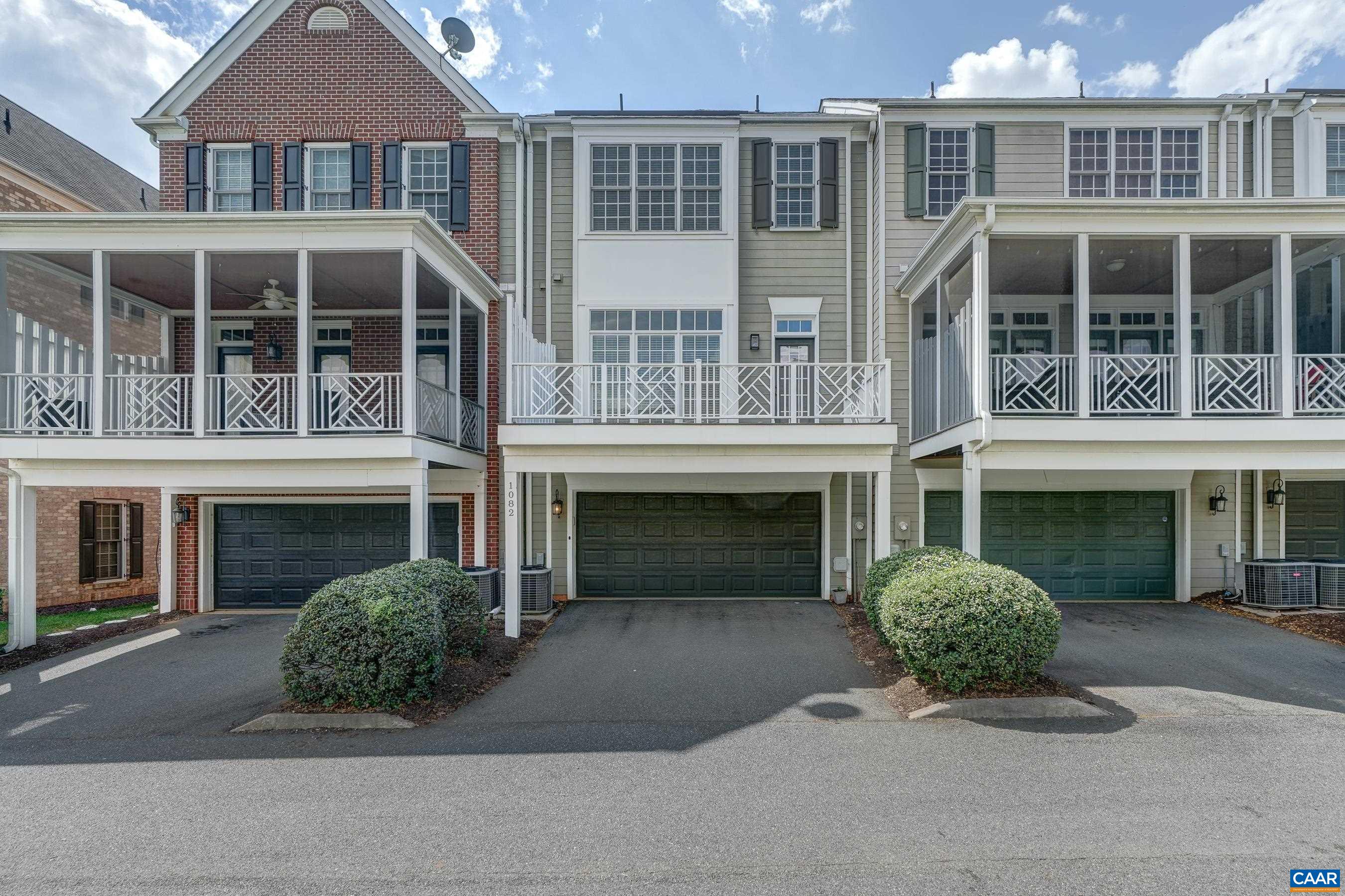 1082 OLD TRAIL DR
