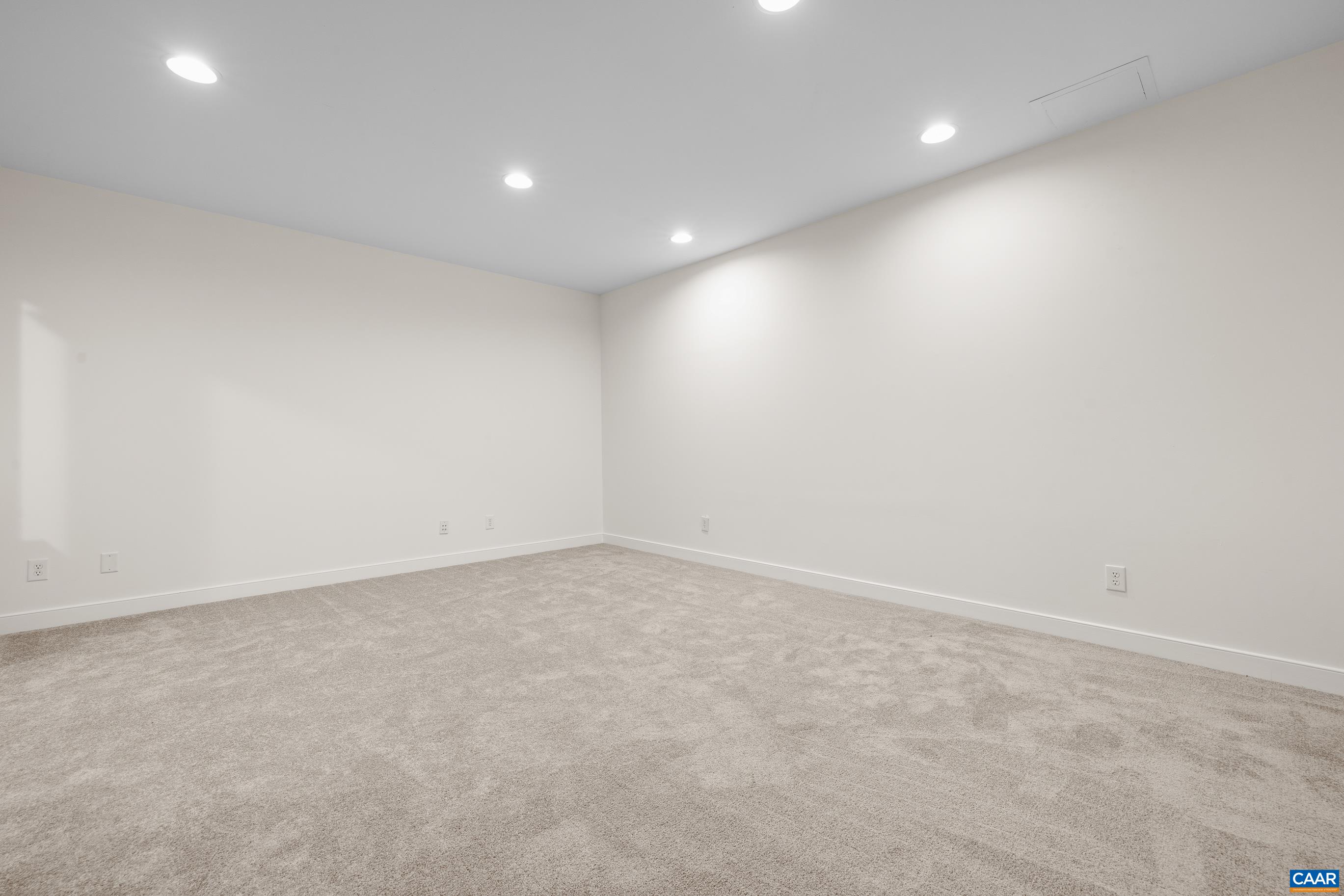 653 TYREE LN