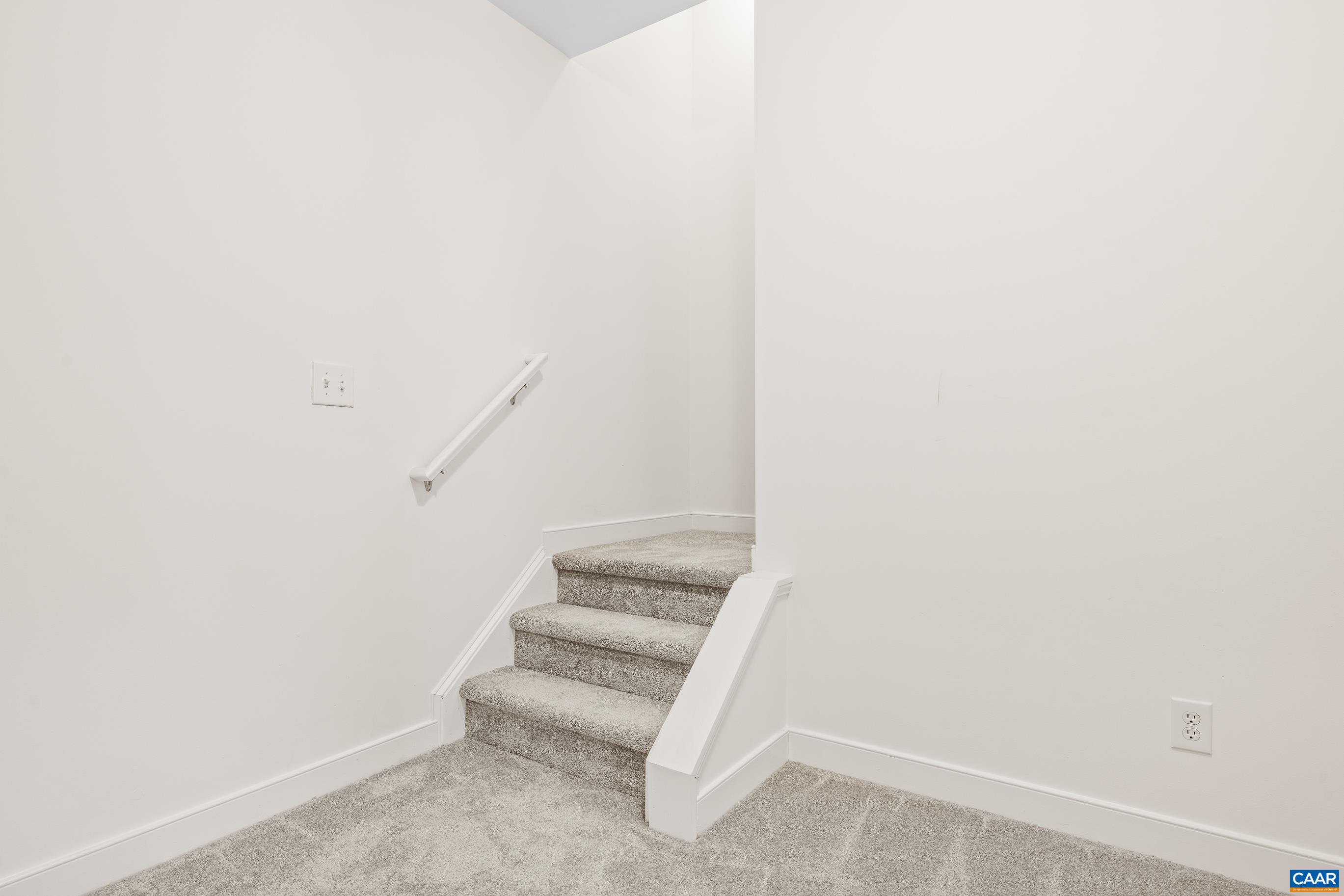 653 TYREE LN