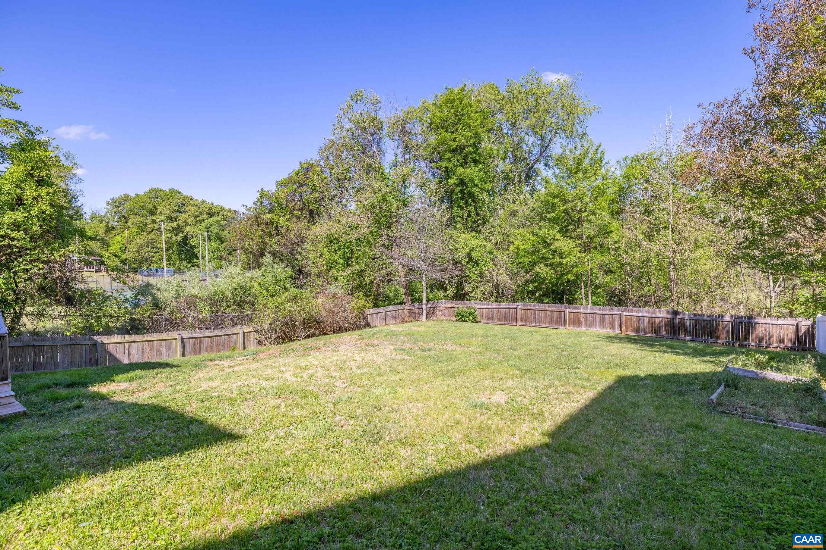 653 TYREE LN