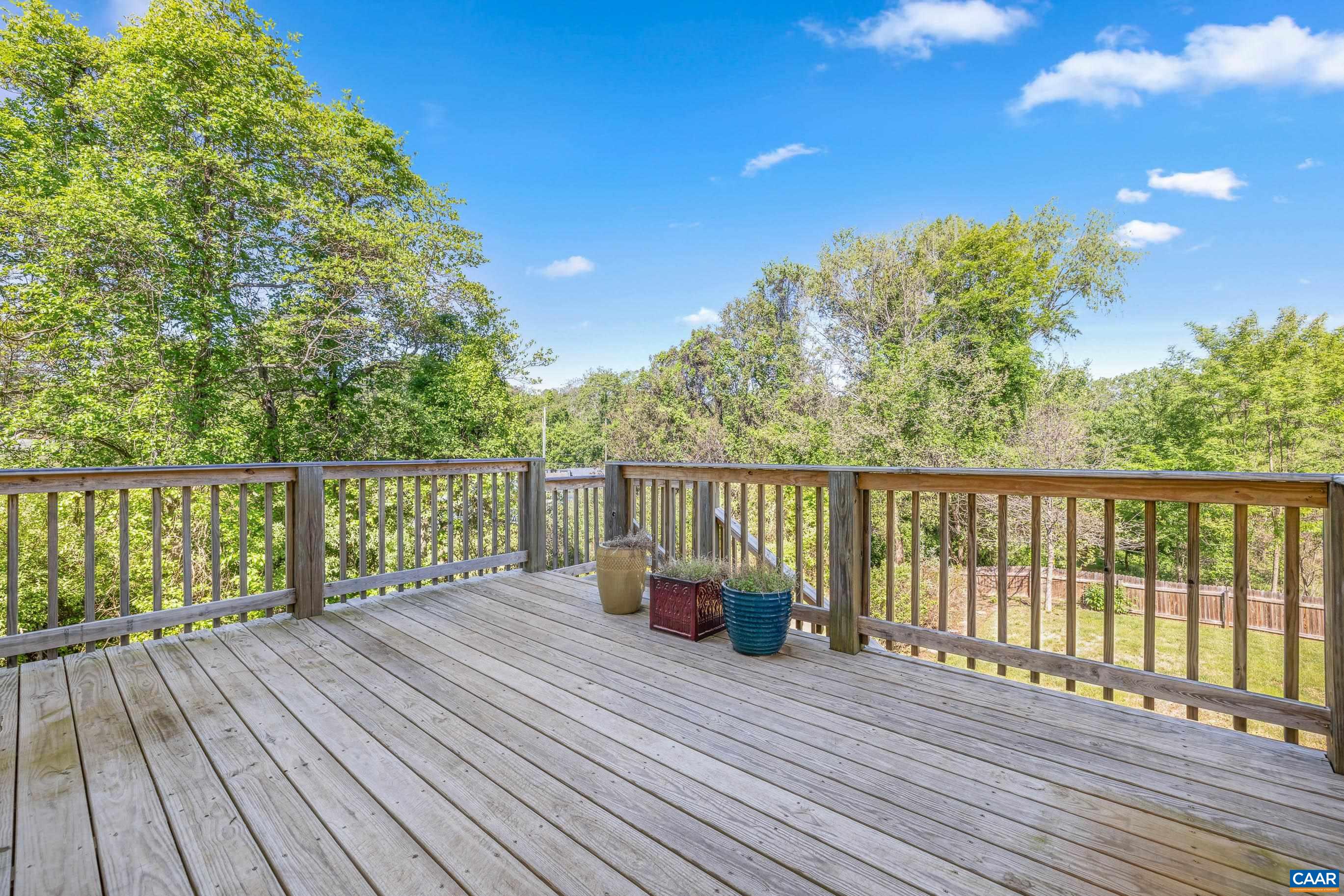 653 TYREE LN