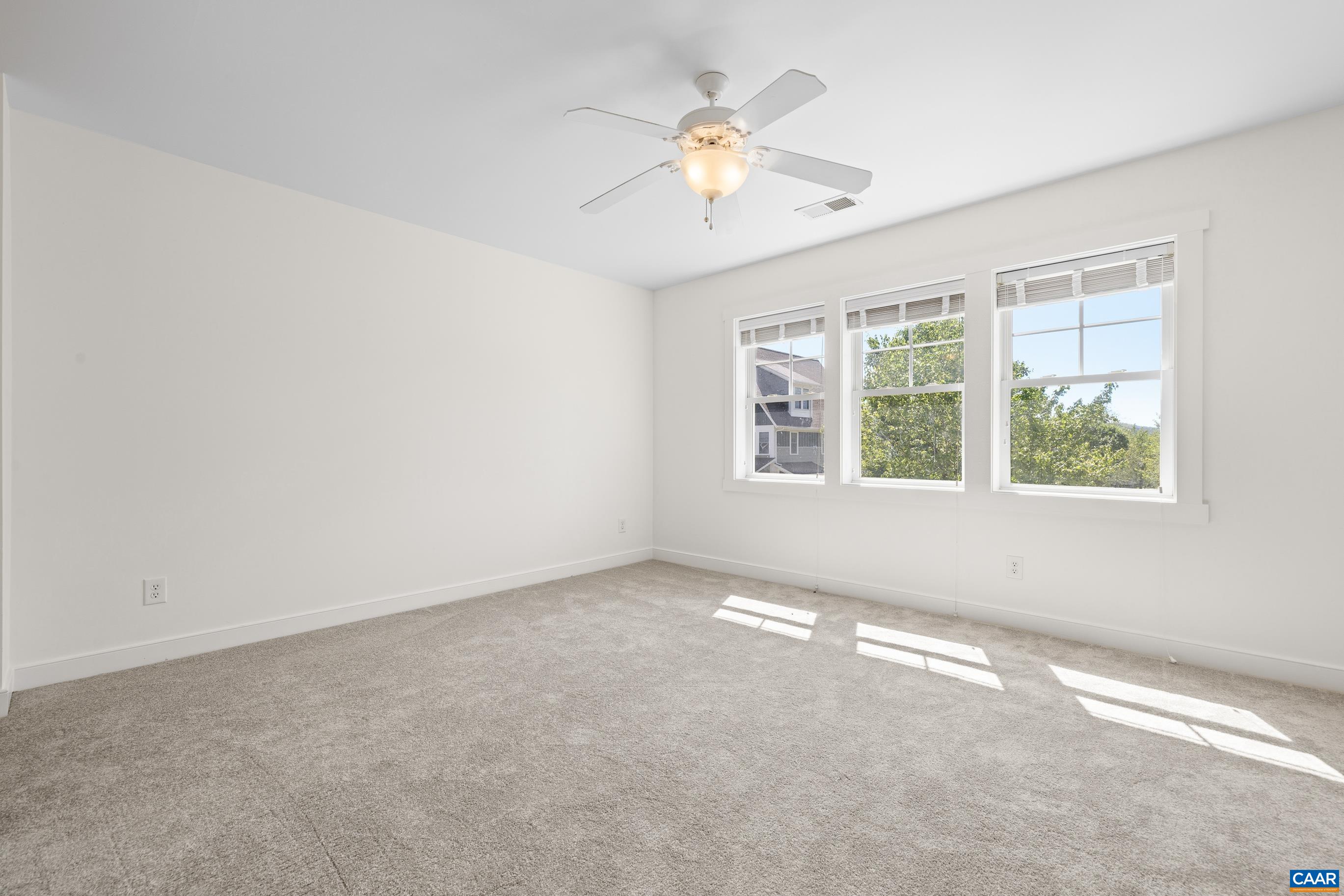 653 TYREE LN