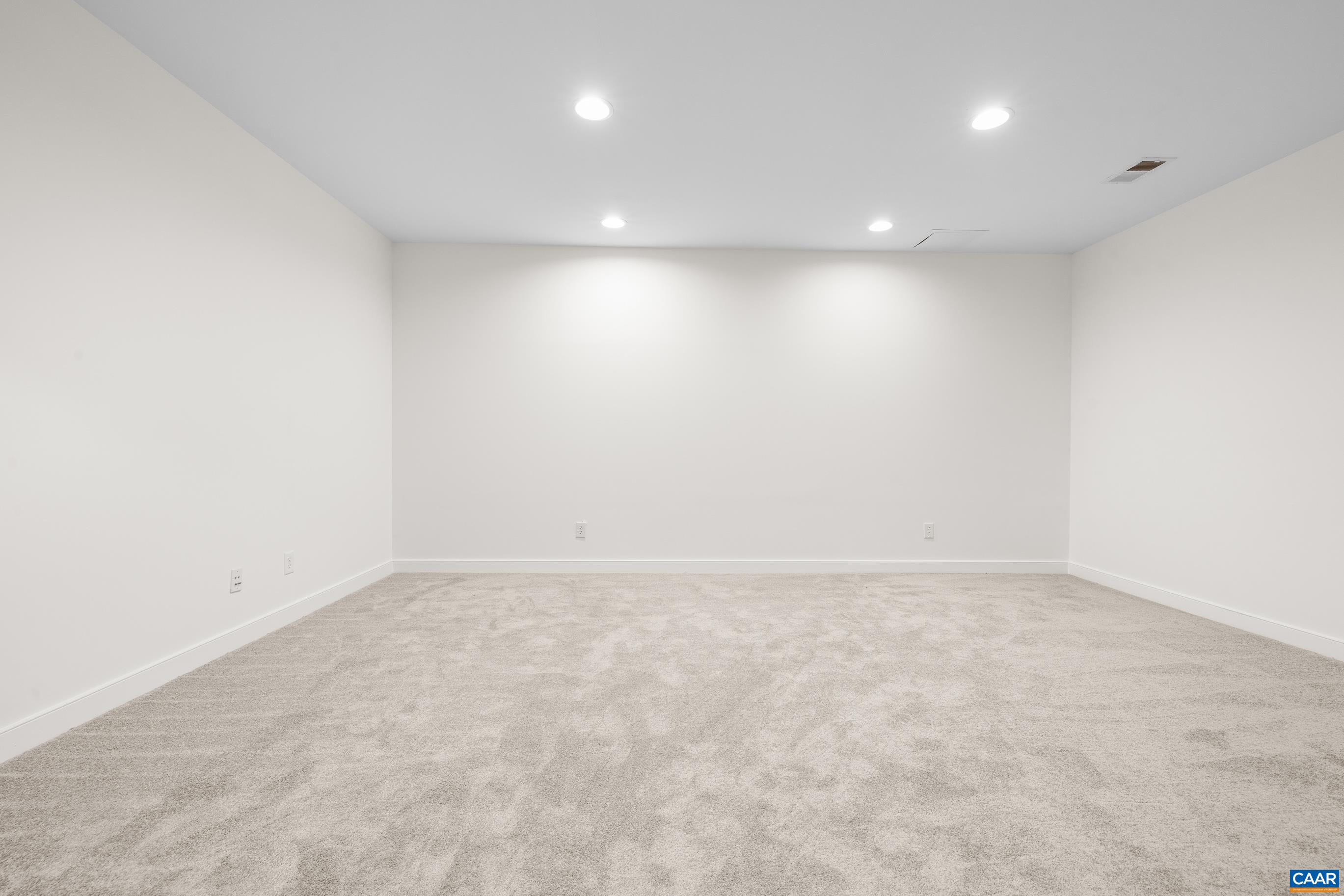 653 TYREE LN