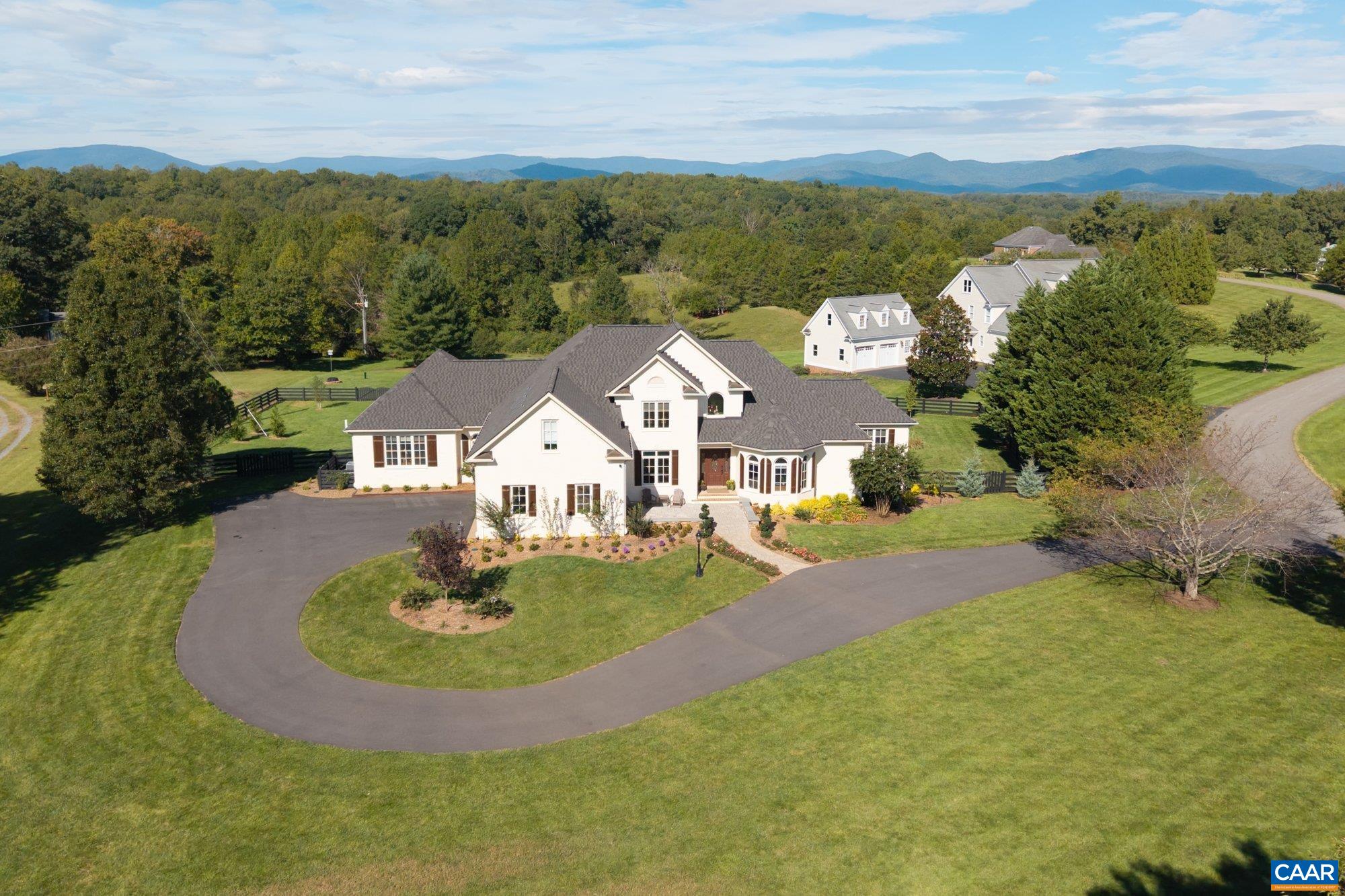 540 SUNRISE LN