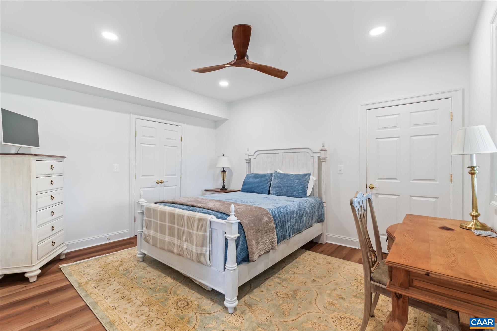540 SUNRISE LN