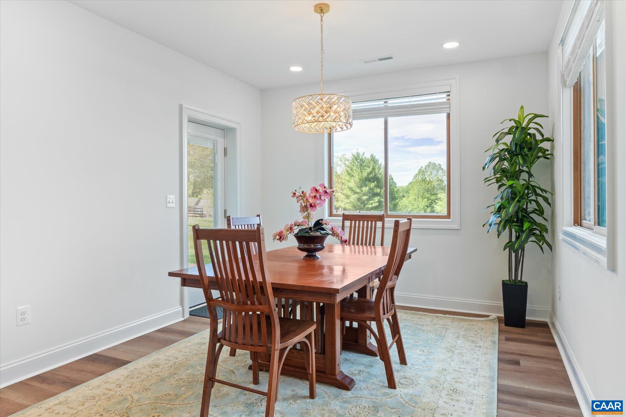 540 SUNRISE LN