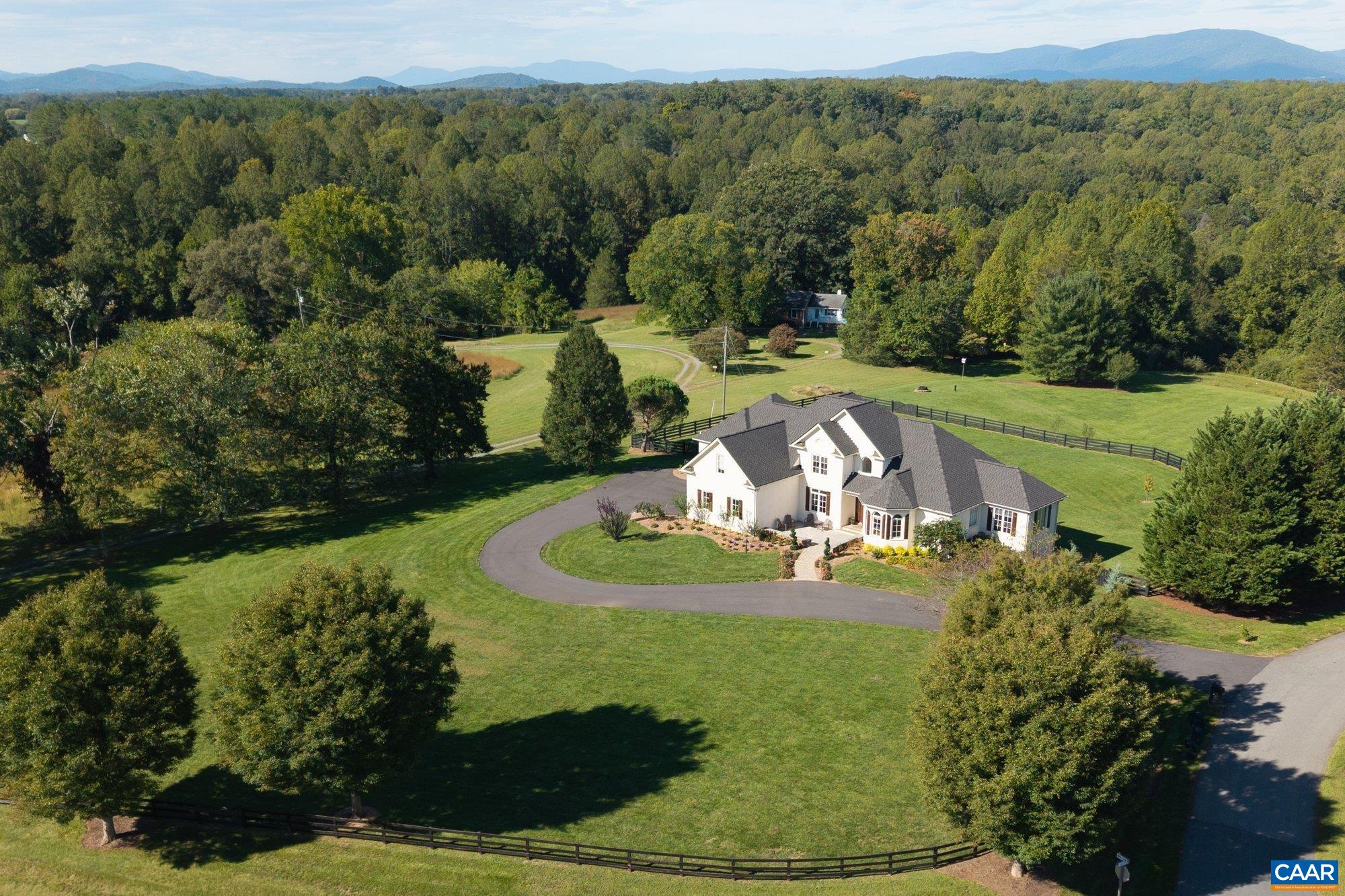540 SUNRISE LN