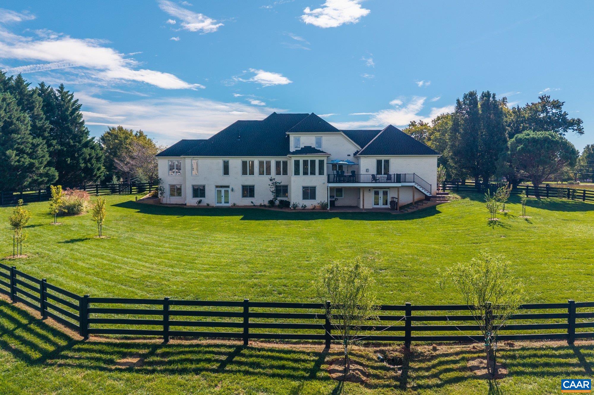 540 SUNRISE LN