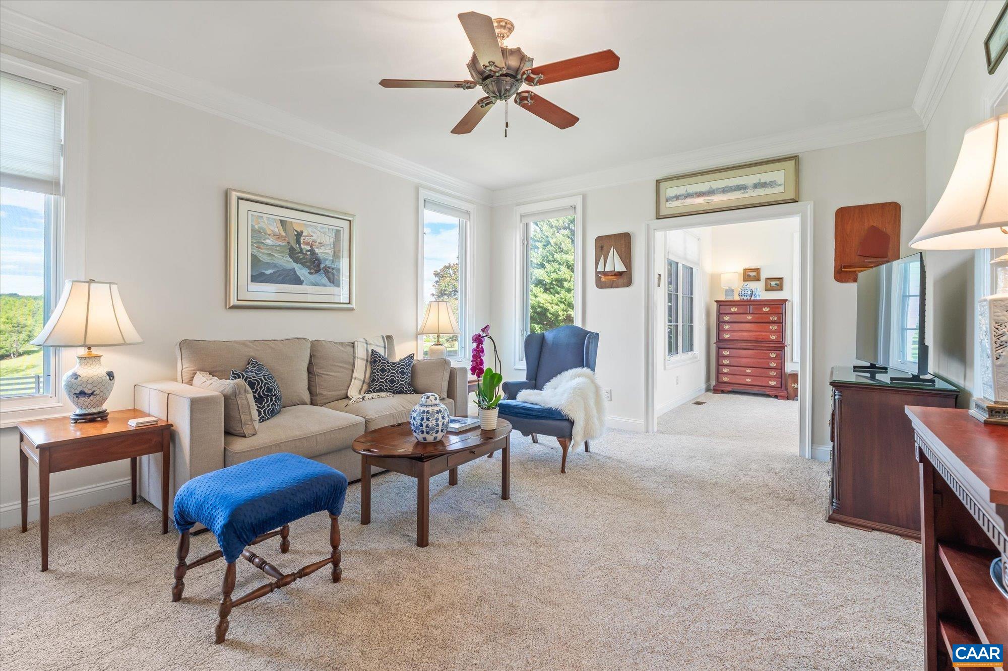 540 SUNRISE LN