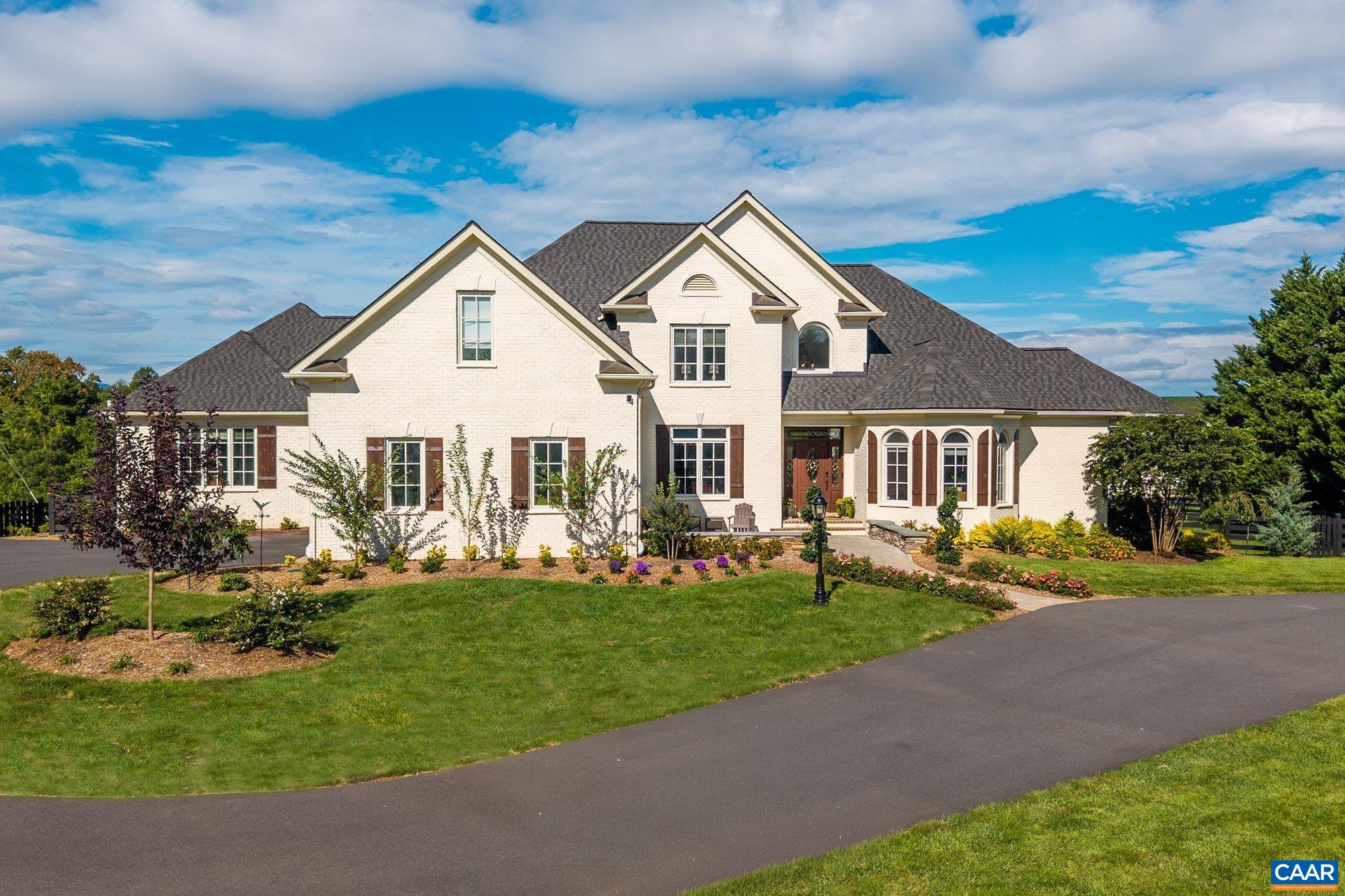 540 SUNRISE LN