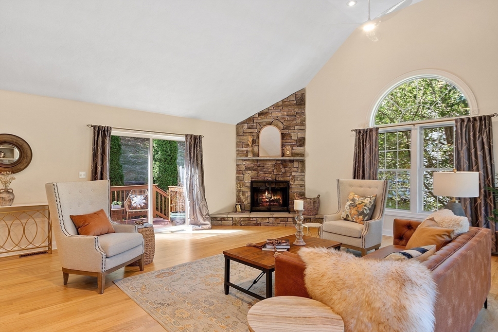 10 Olde Taverne Lane