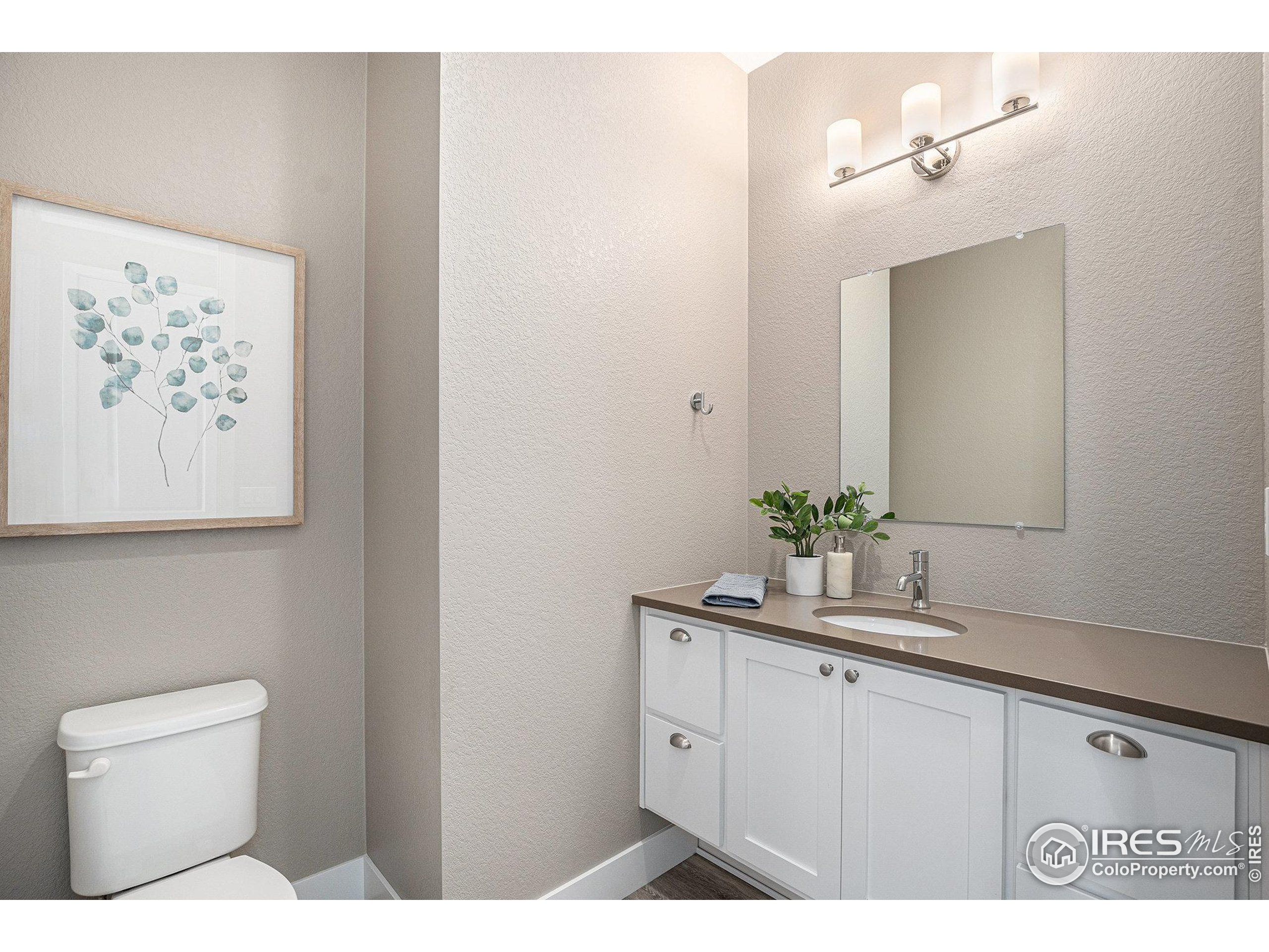 4565 Colorado River Dr