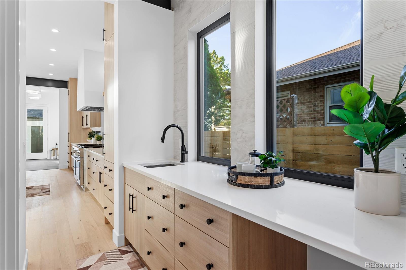 1907 S Clarkson Street