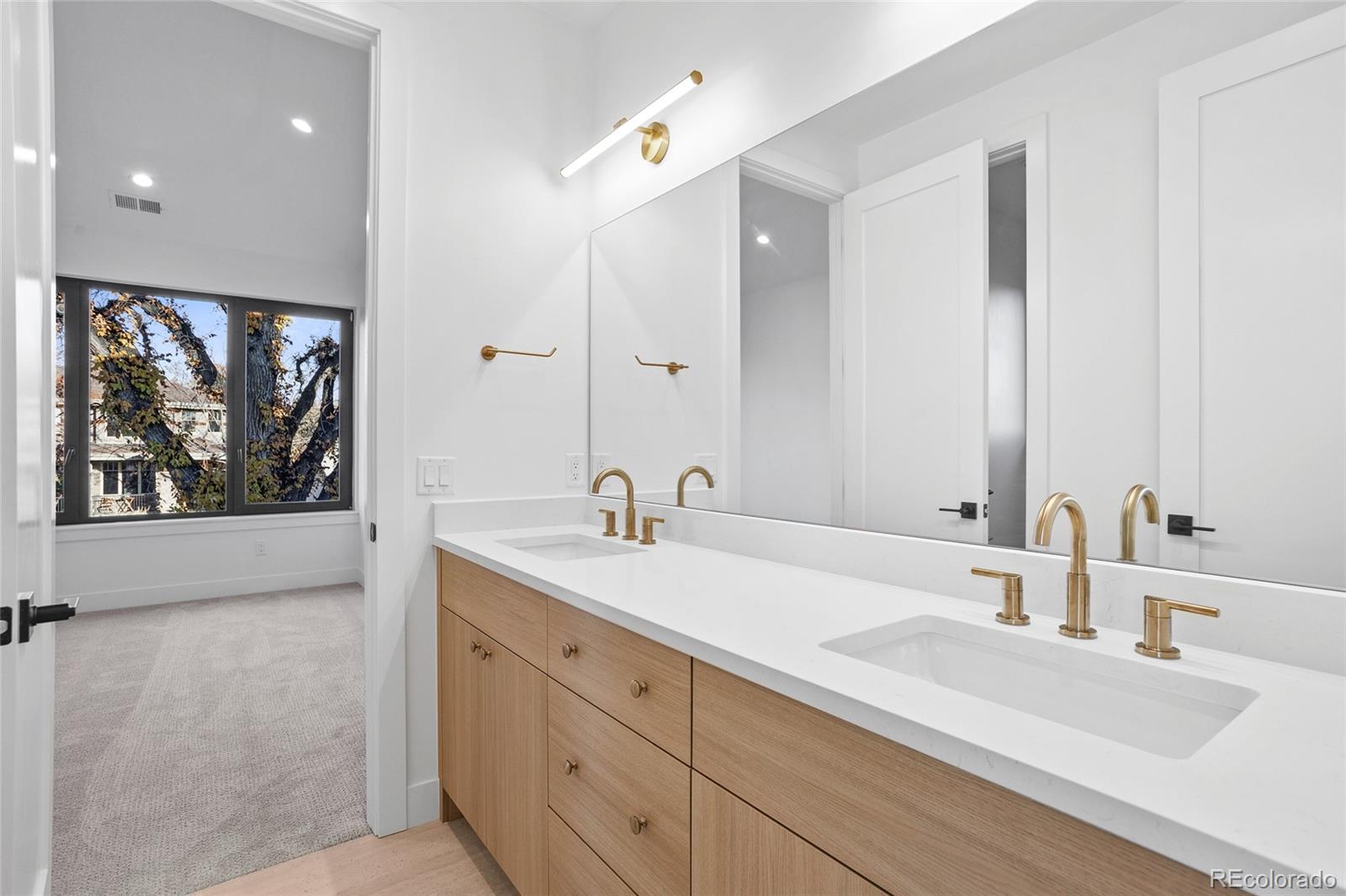 1907 S Clarkson Street