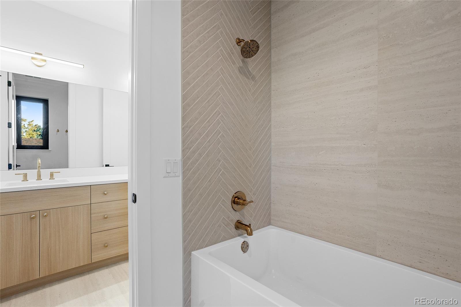 1907 S Clarkson Street