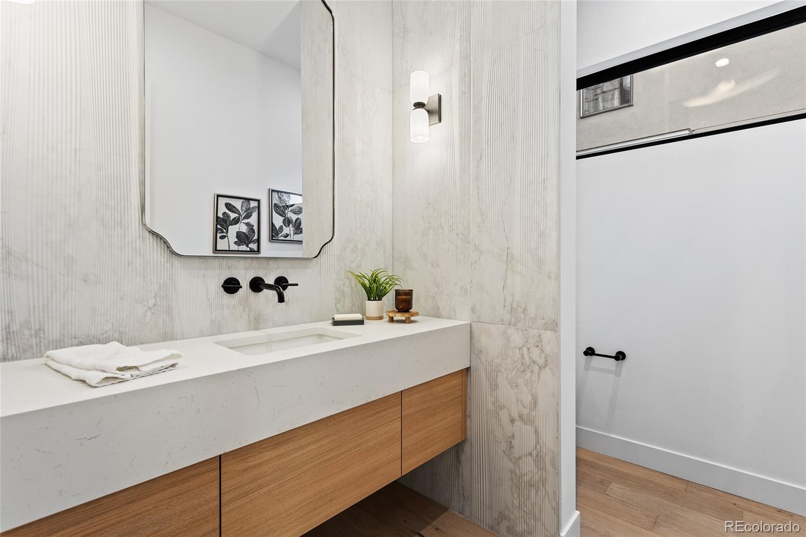 1907 S Clarkson Street