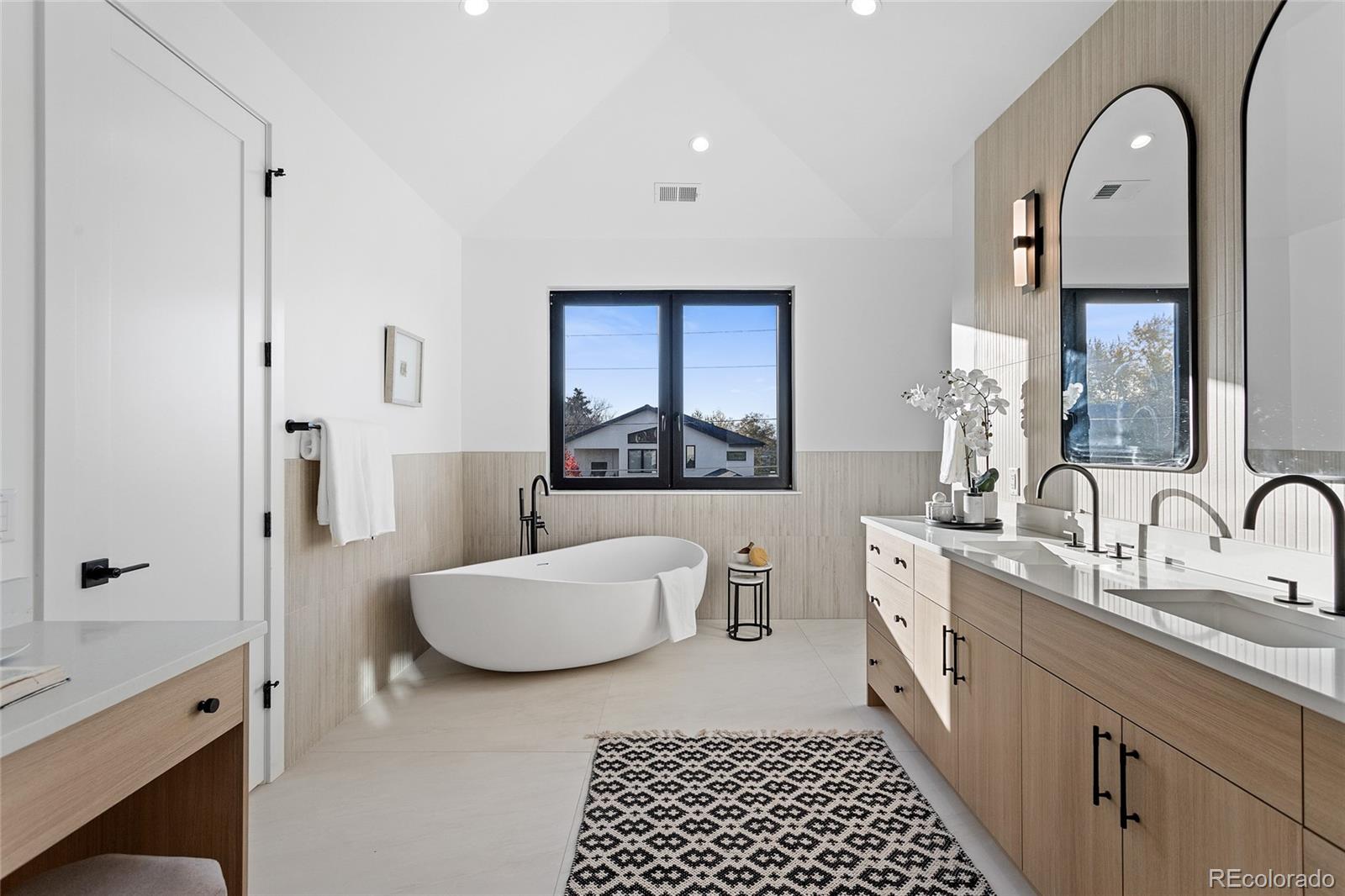 1907 S Clarkson Street