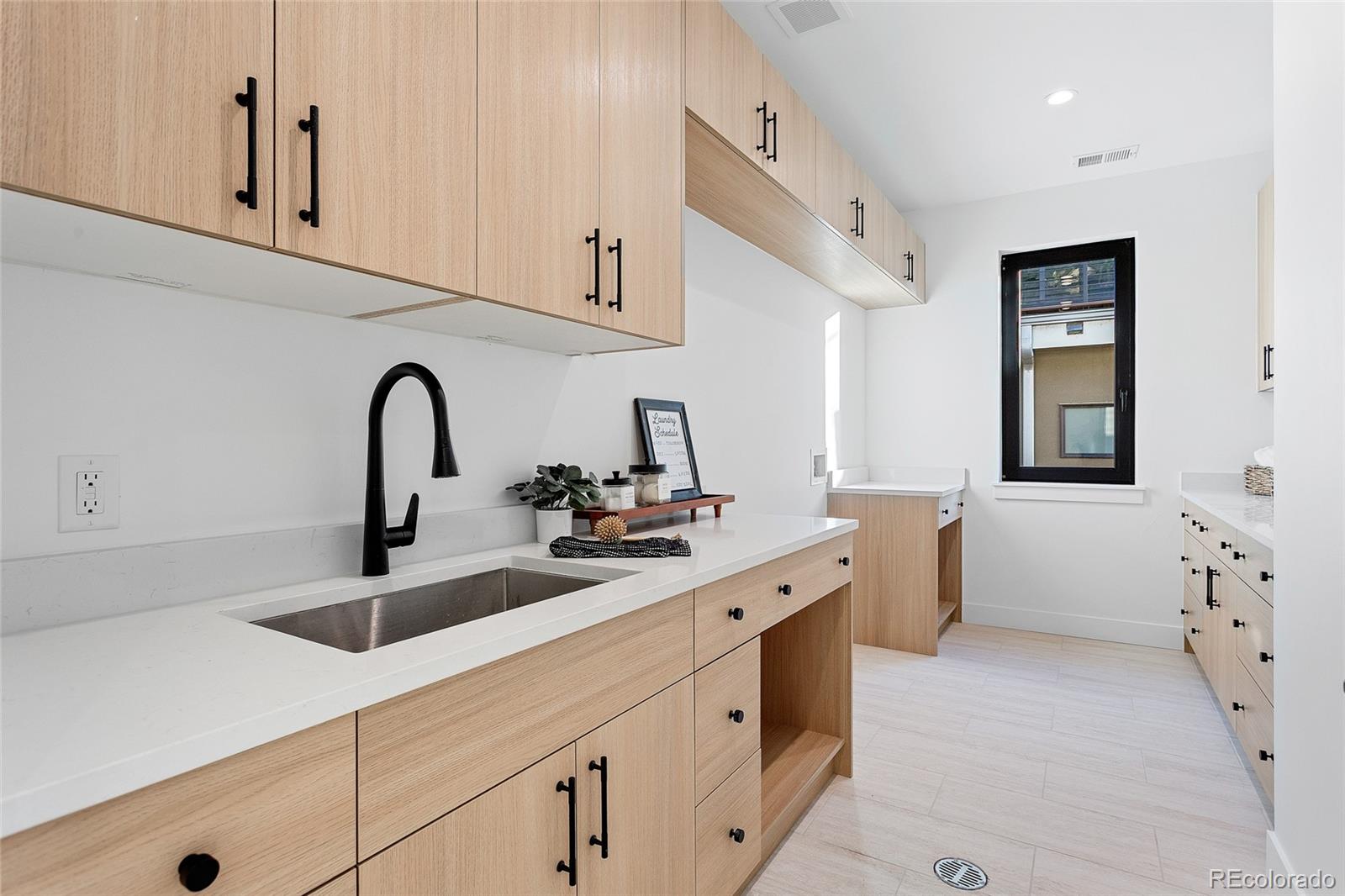 1907 S Clarkson Street