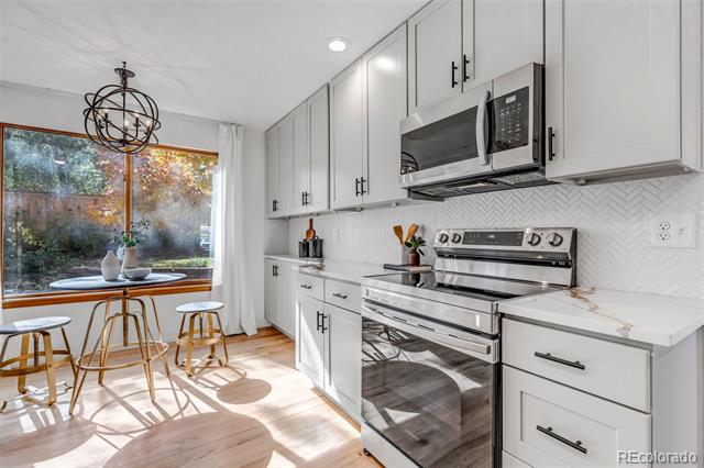 9434 Hibiscus Drive