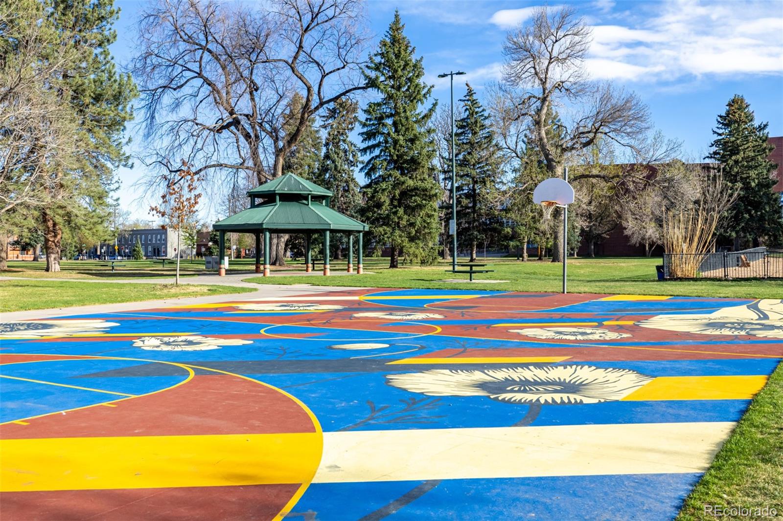 3065 N Gilpin Street