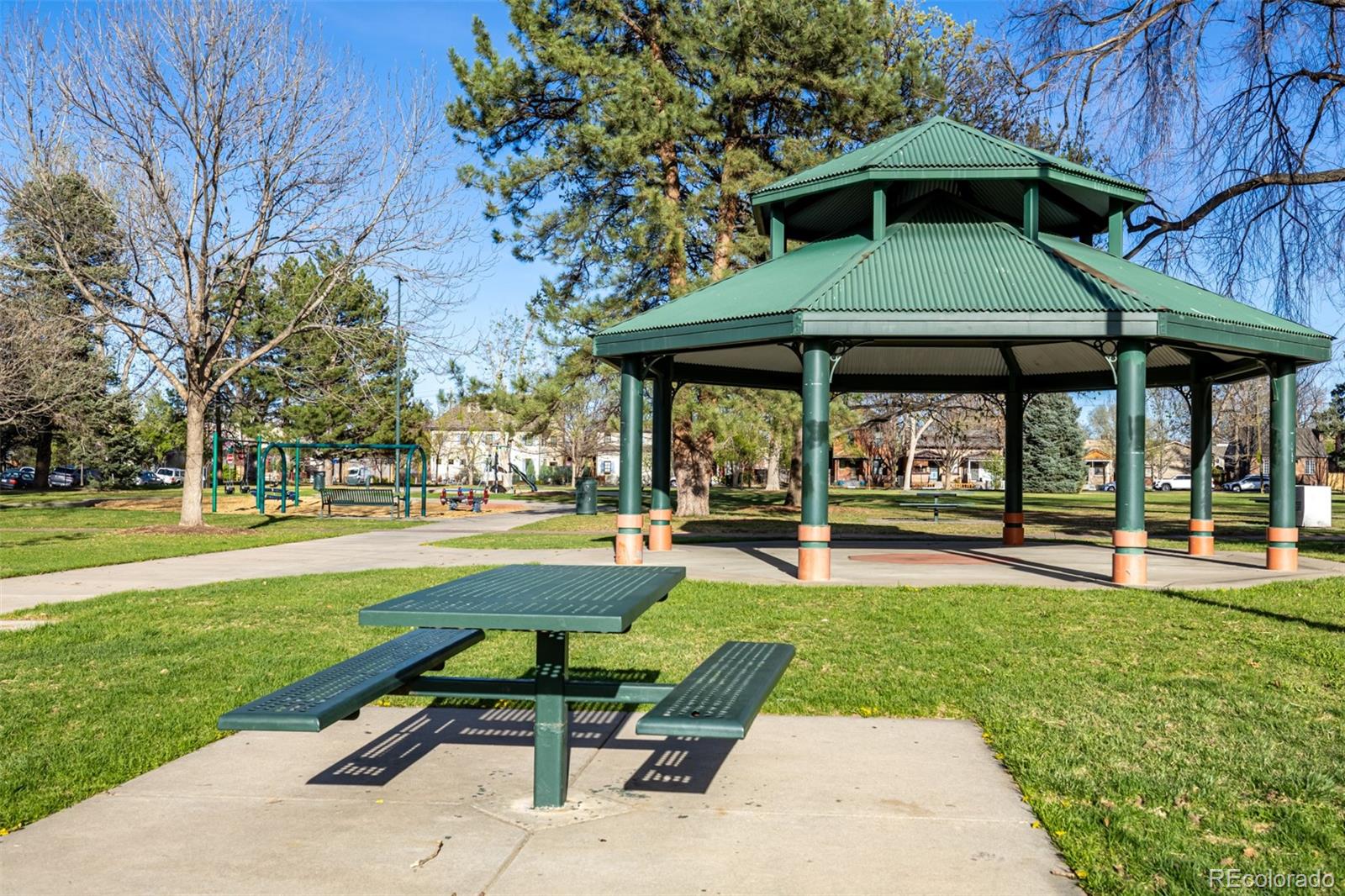 3065 N Gilpin Street