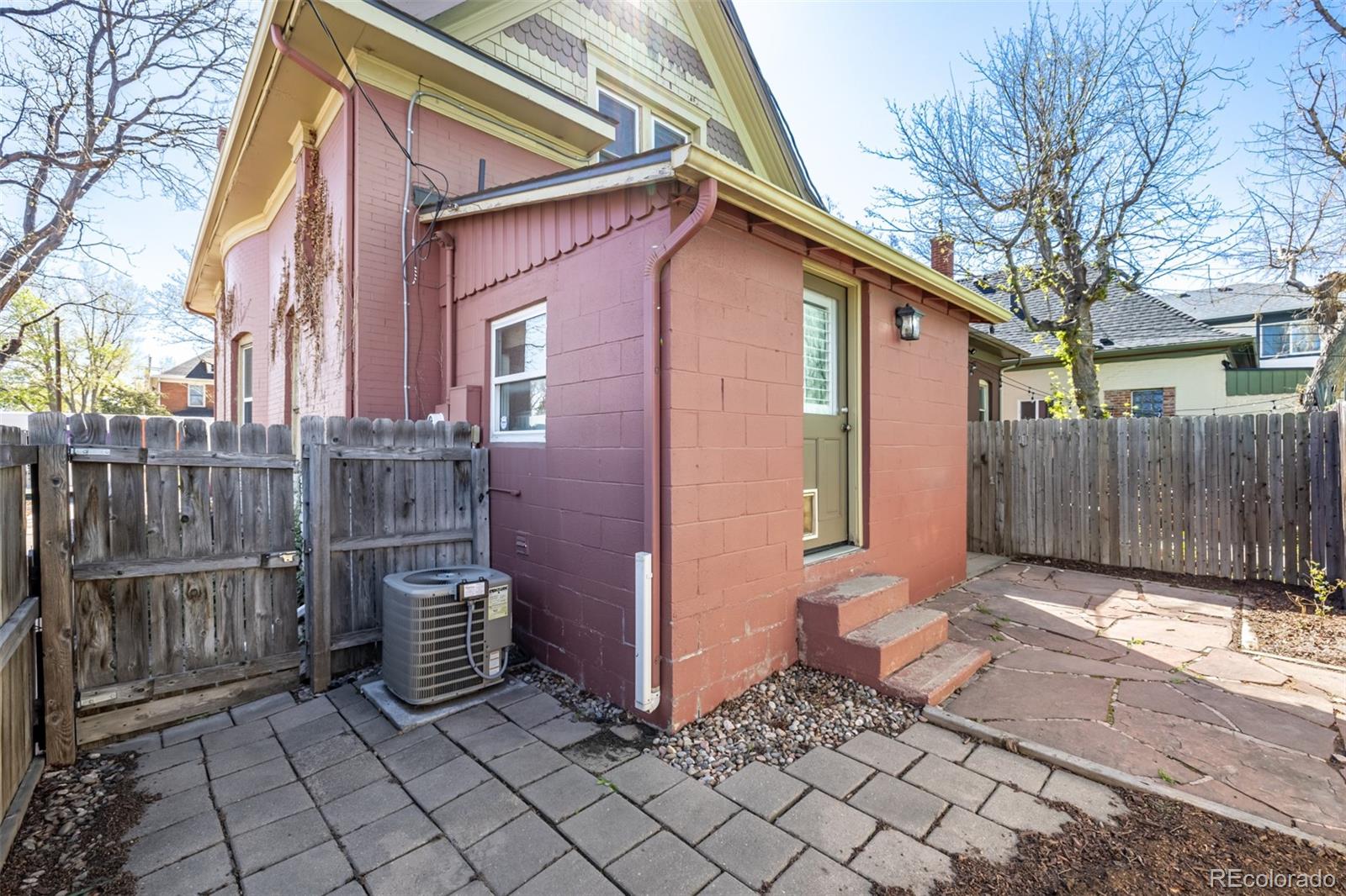 3065 N Gilpin Street