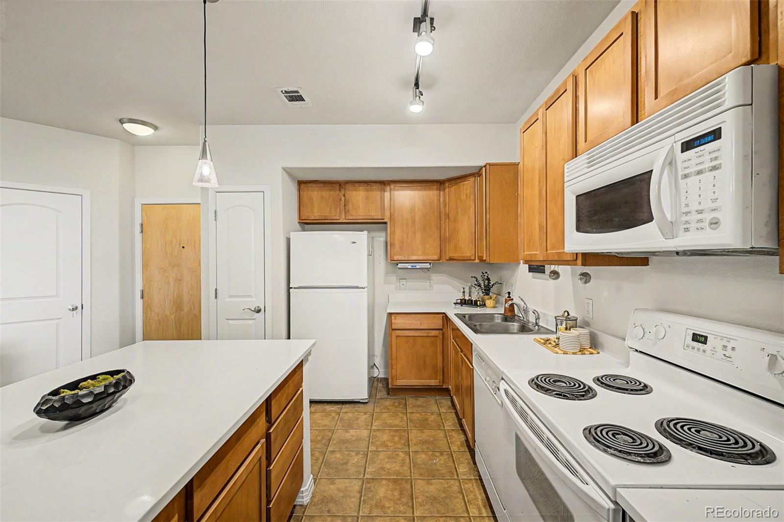 10184 Park Meadows Drive Unit: 1206
