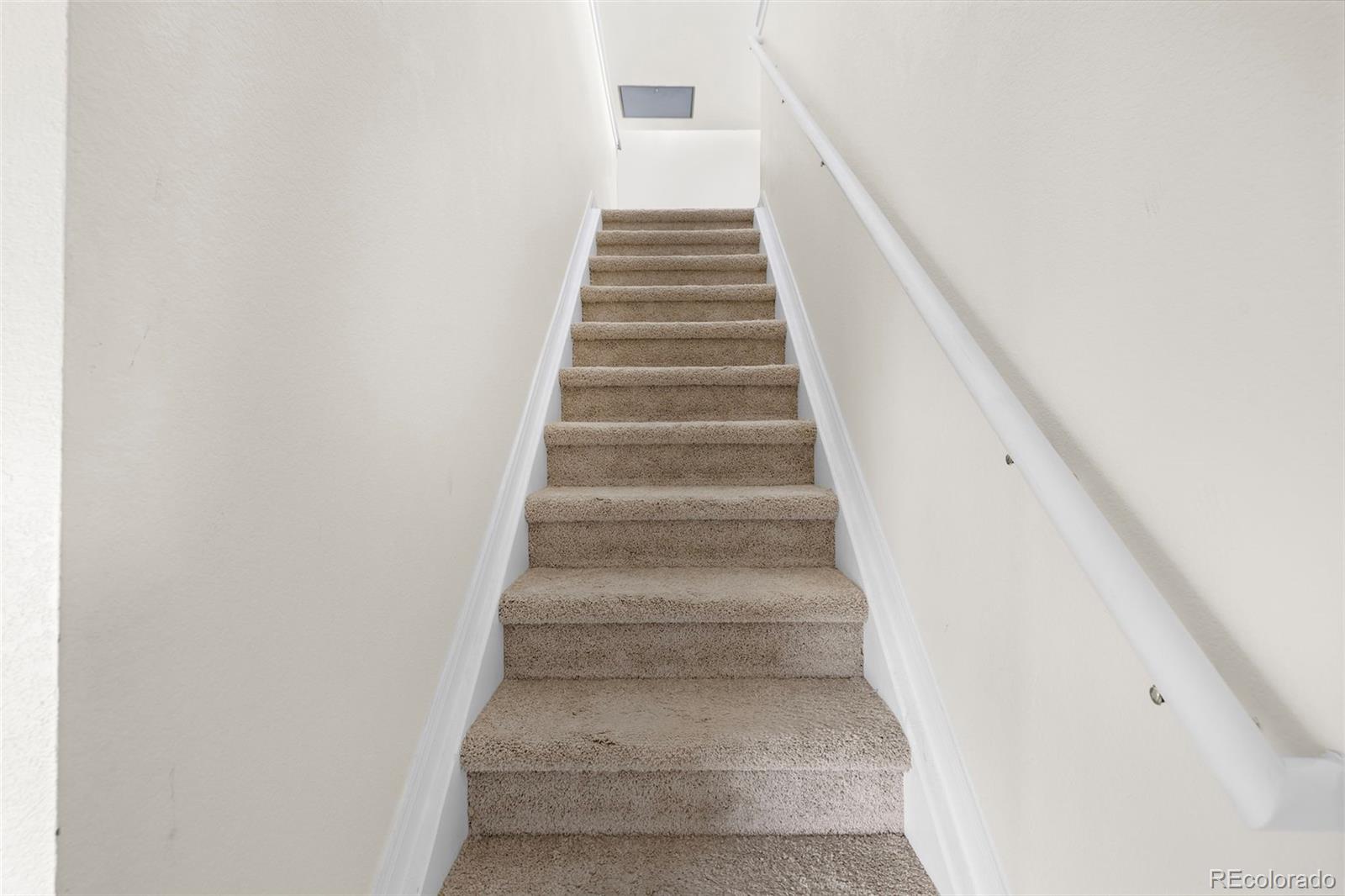 6013 Castlegate Drive Unit: D33