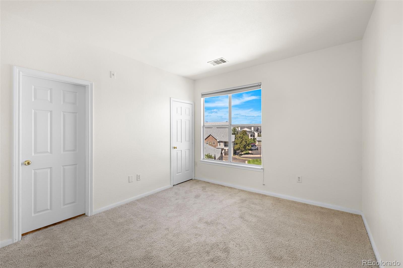 6013 Castlegate Drive Unit: D33