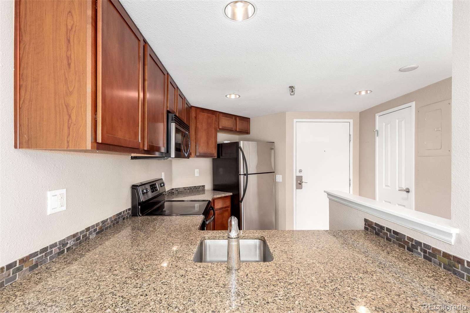 100 W Park Avenue Unit: 908