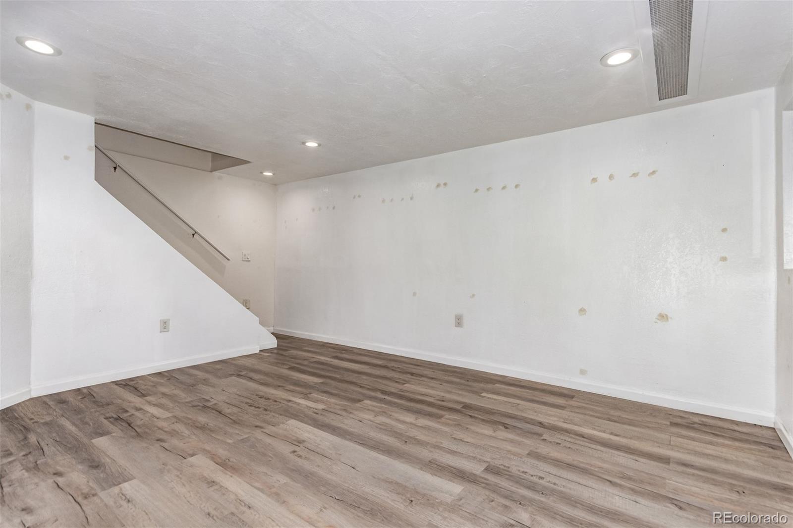 677 Vrain Street Unit: 10