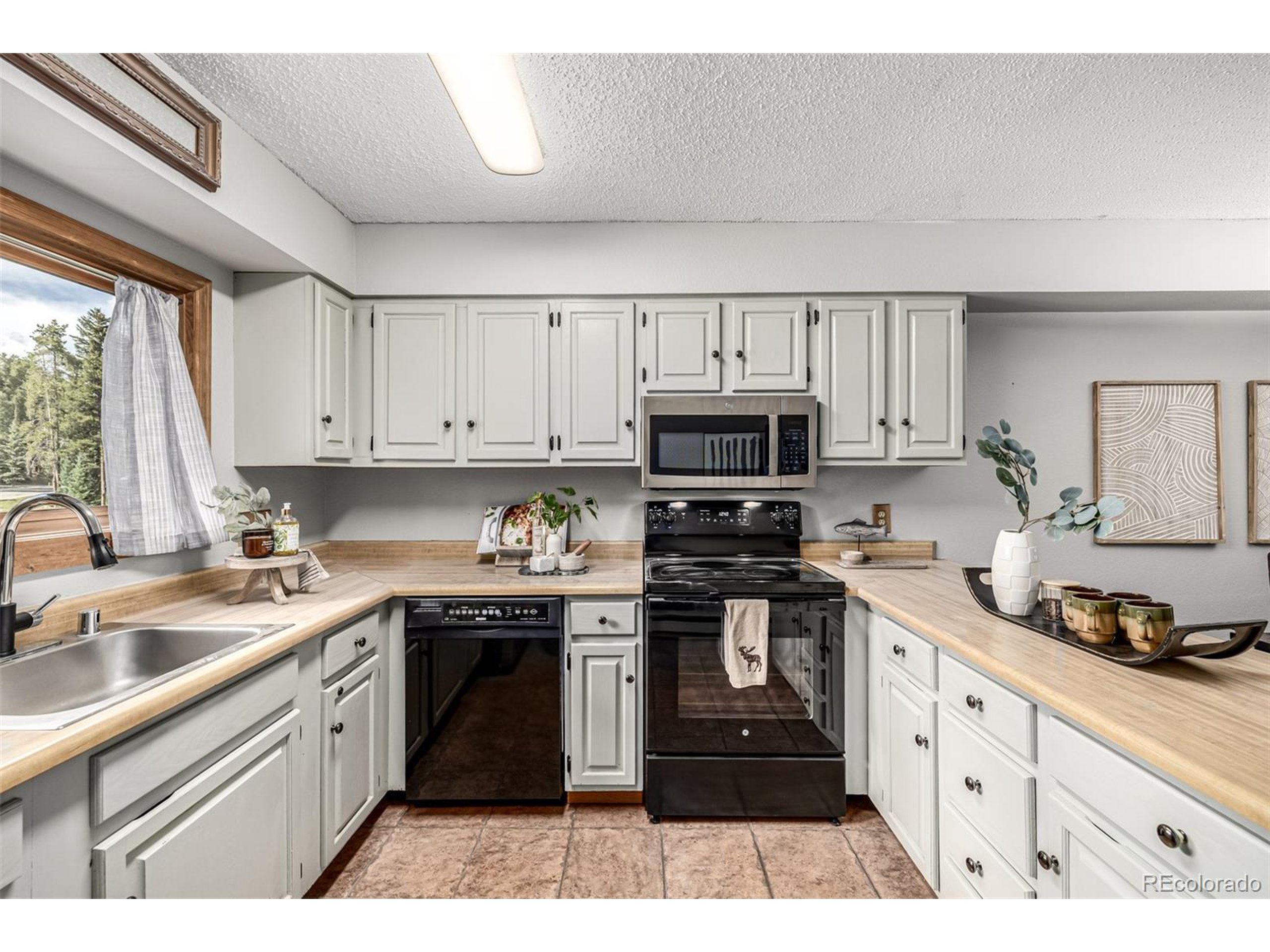 505 Village Rd 45