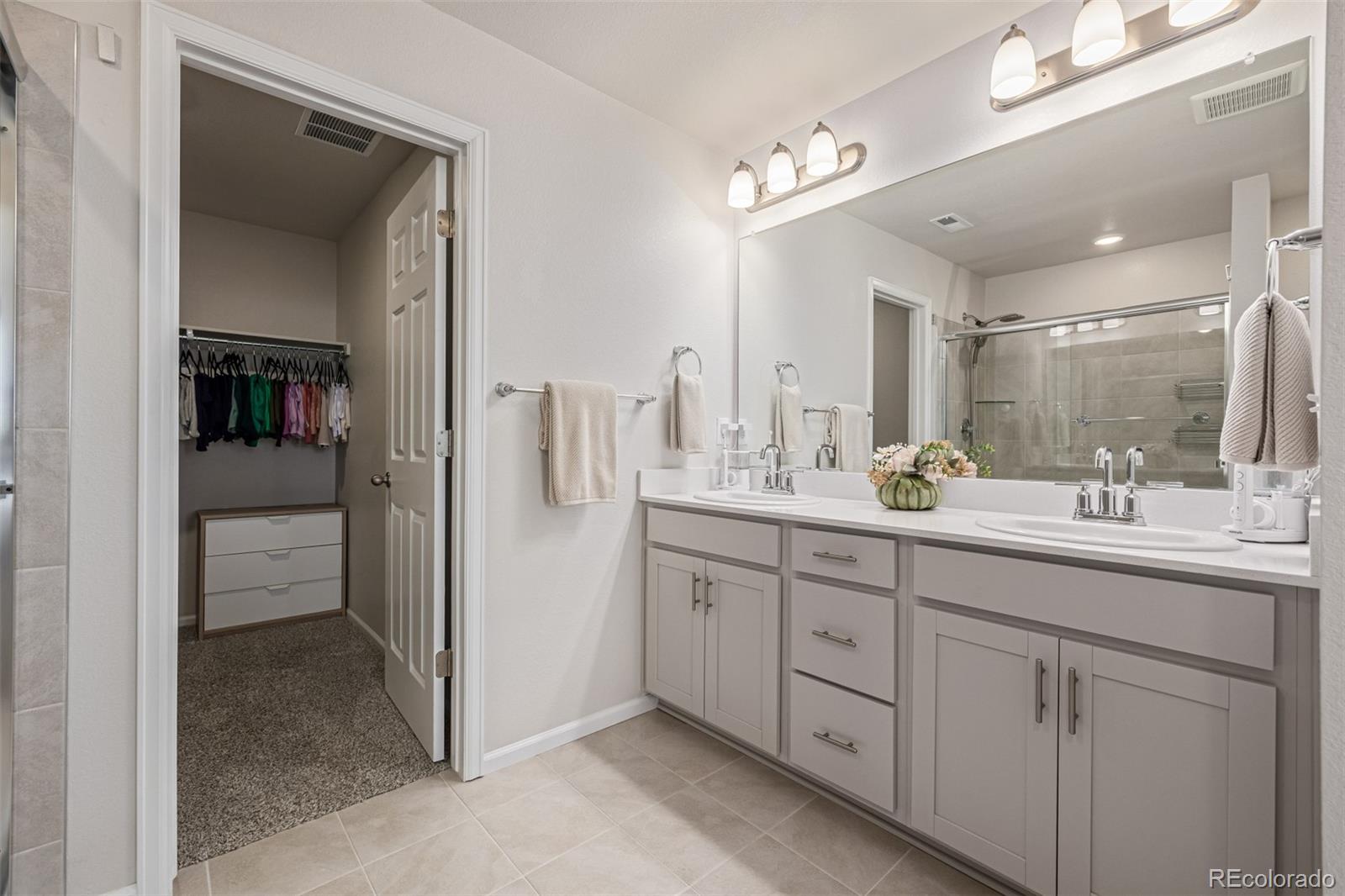 16586 Shoshone Place