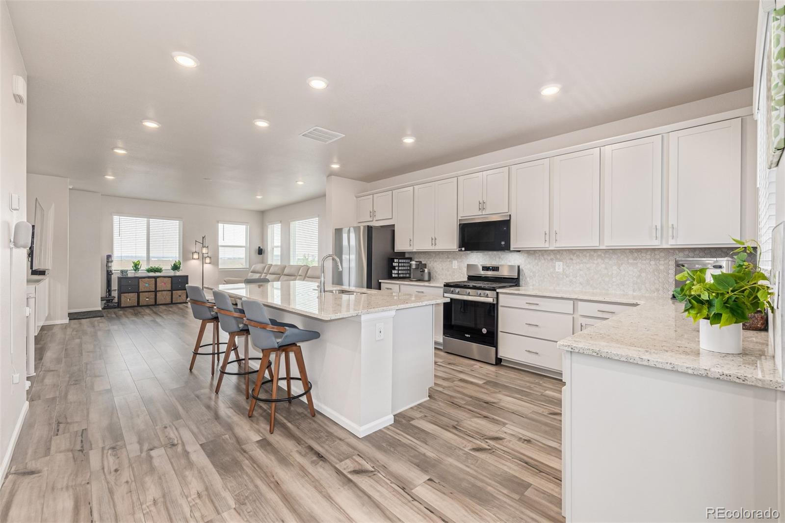 16586 Shoshone Place