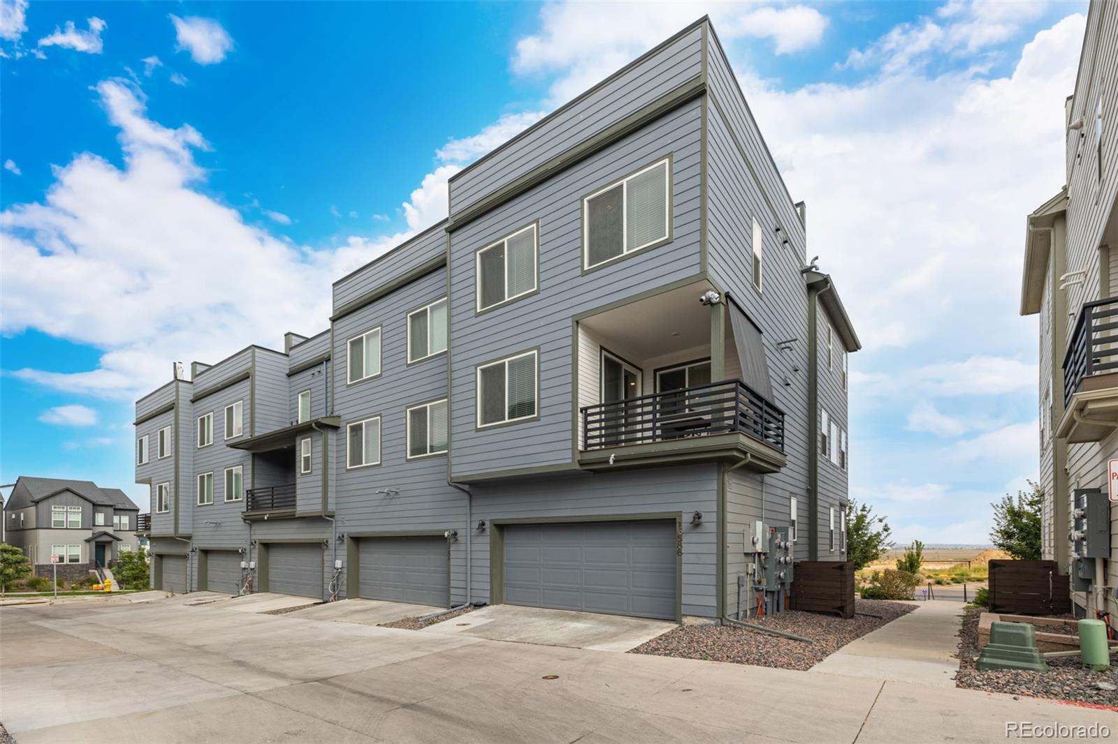 16586 Shoshone Place