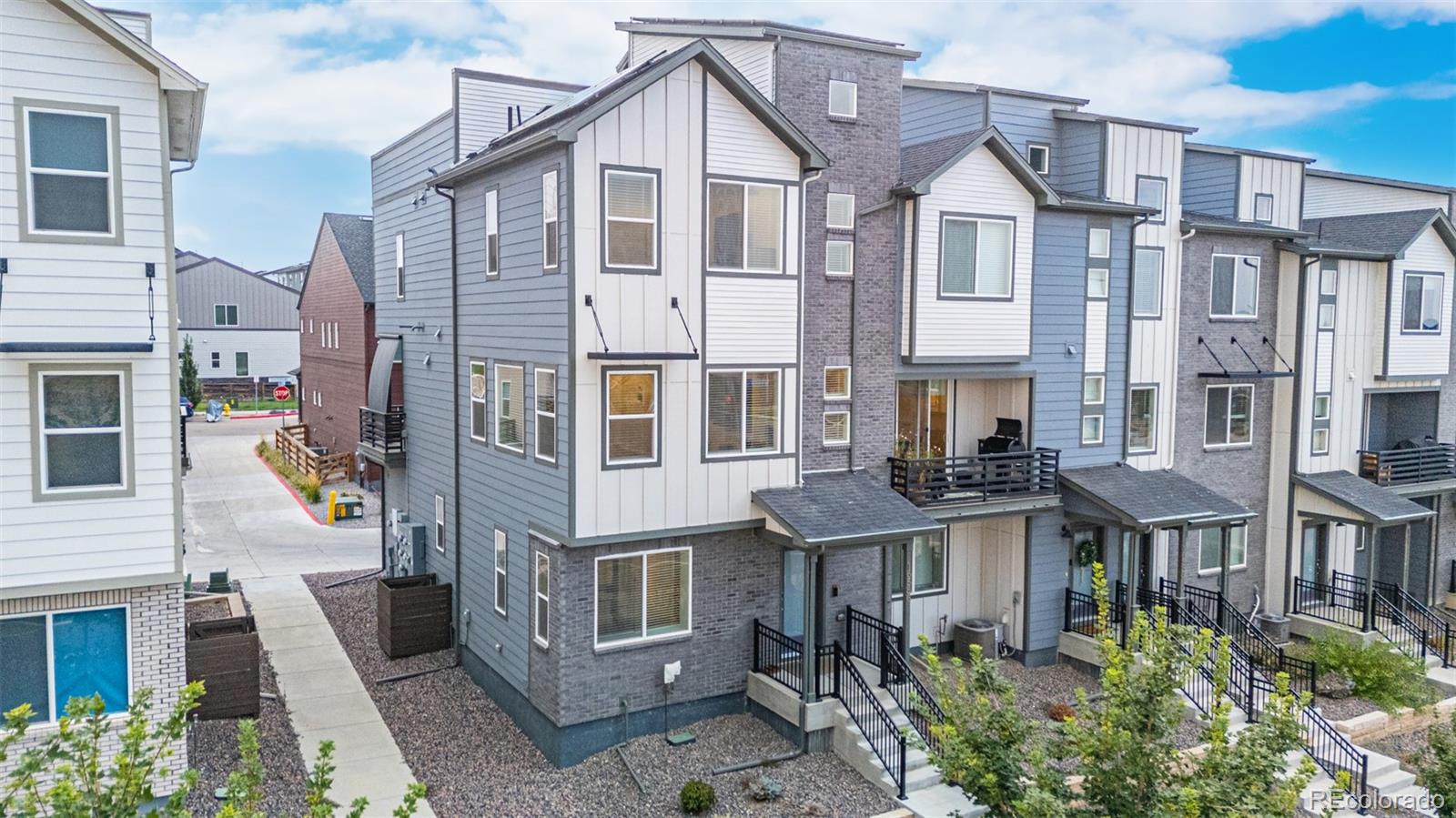 16586 Shoshone Place