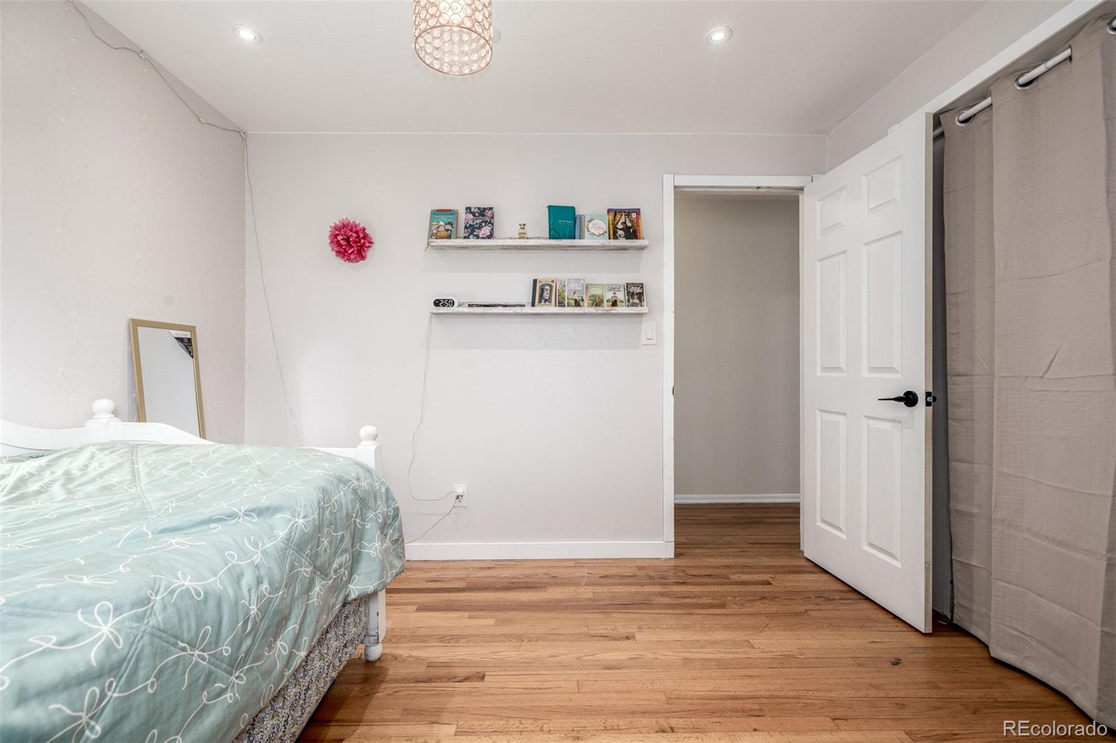 5413 Shoshone Street