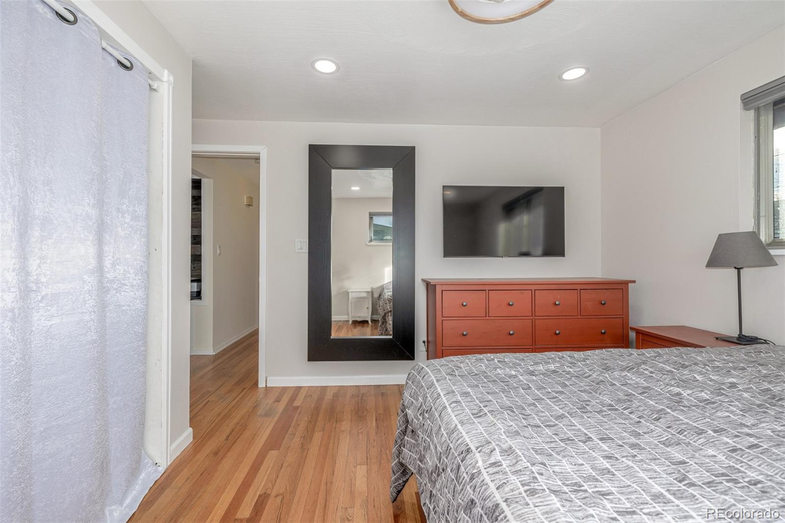 5413 Shoshone Street