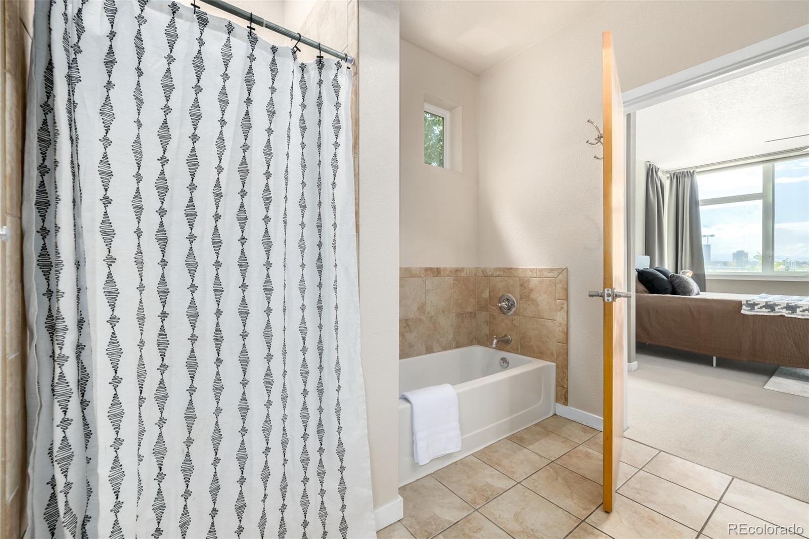 3095 Blake Street Unit: 2