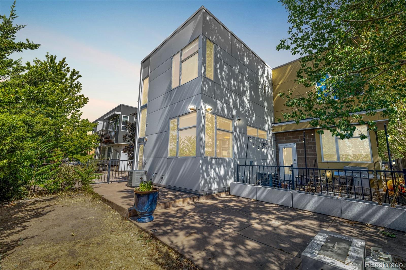 3095 Blake Street Unit: 2