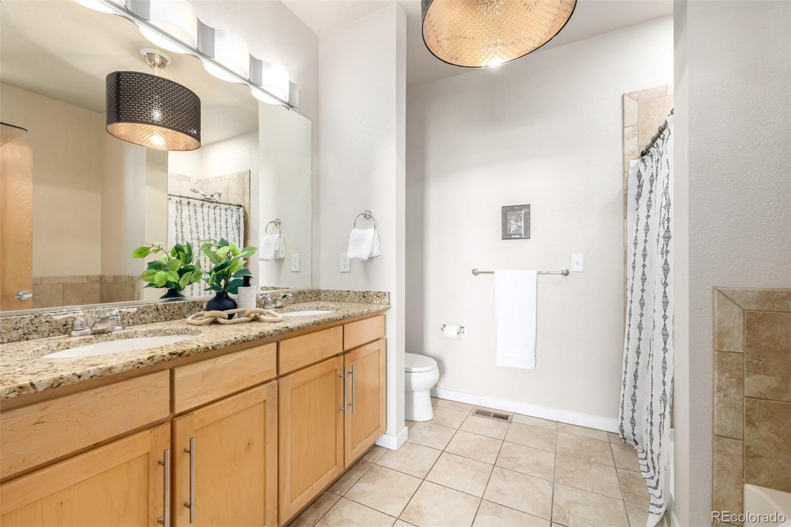 3095 Blake Street Unit: 2