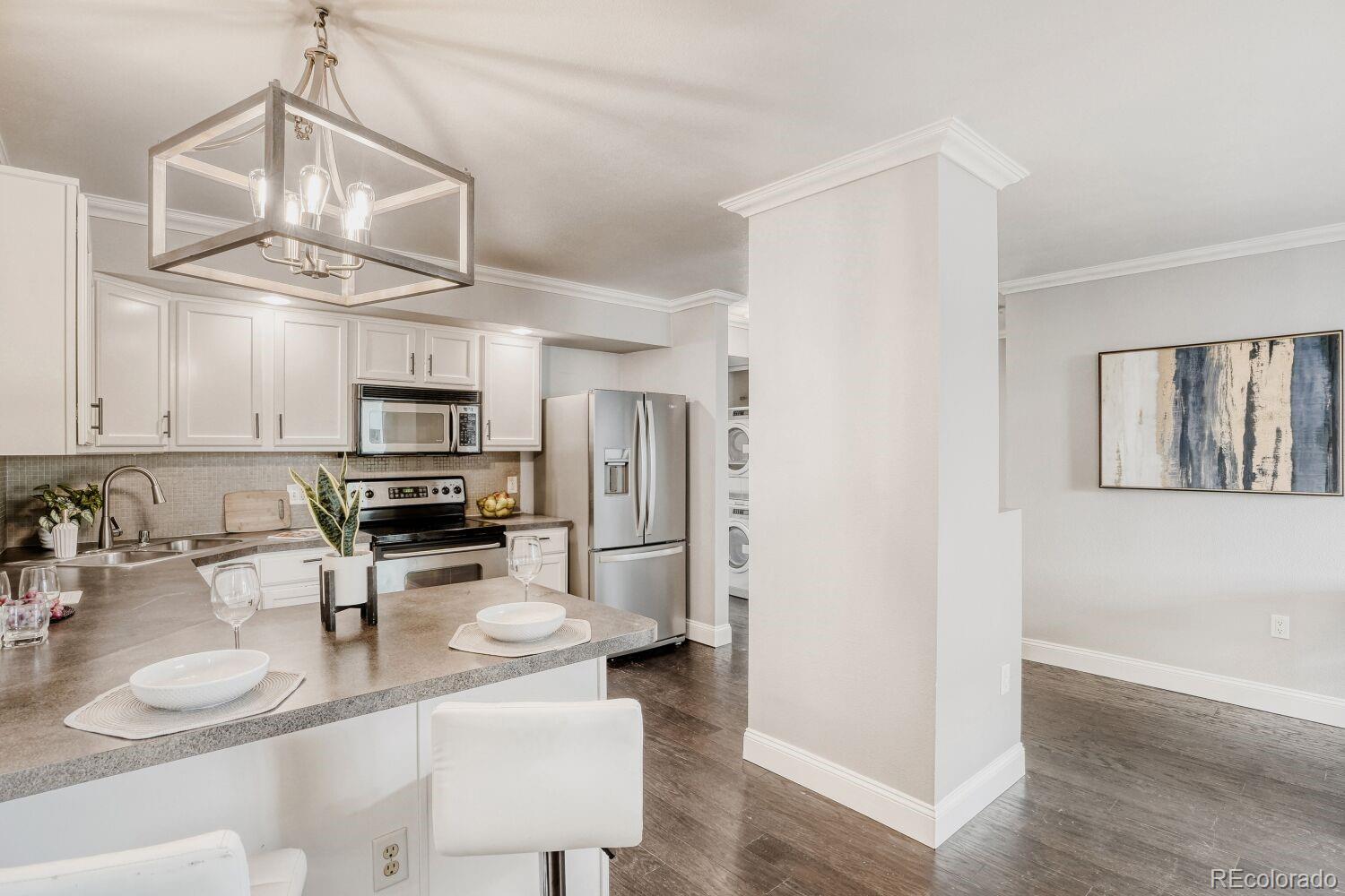 601 W 11th Avenue Unit: 717