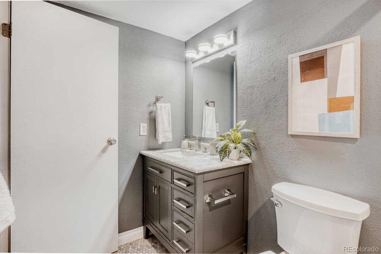 601 W 11th Avenue Unit: 717