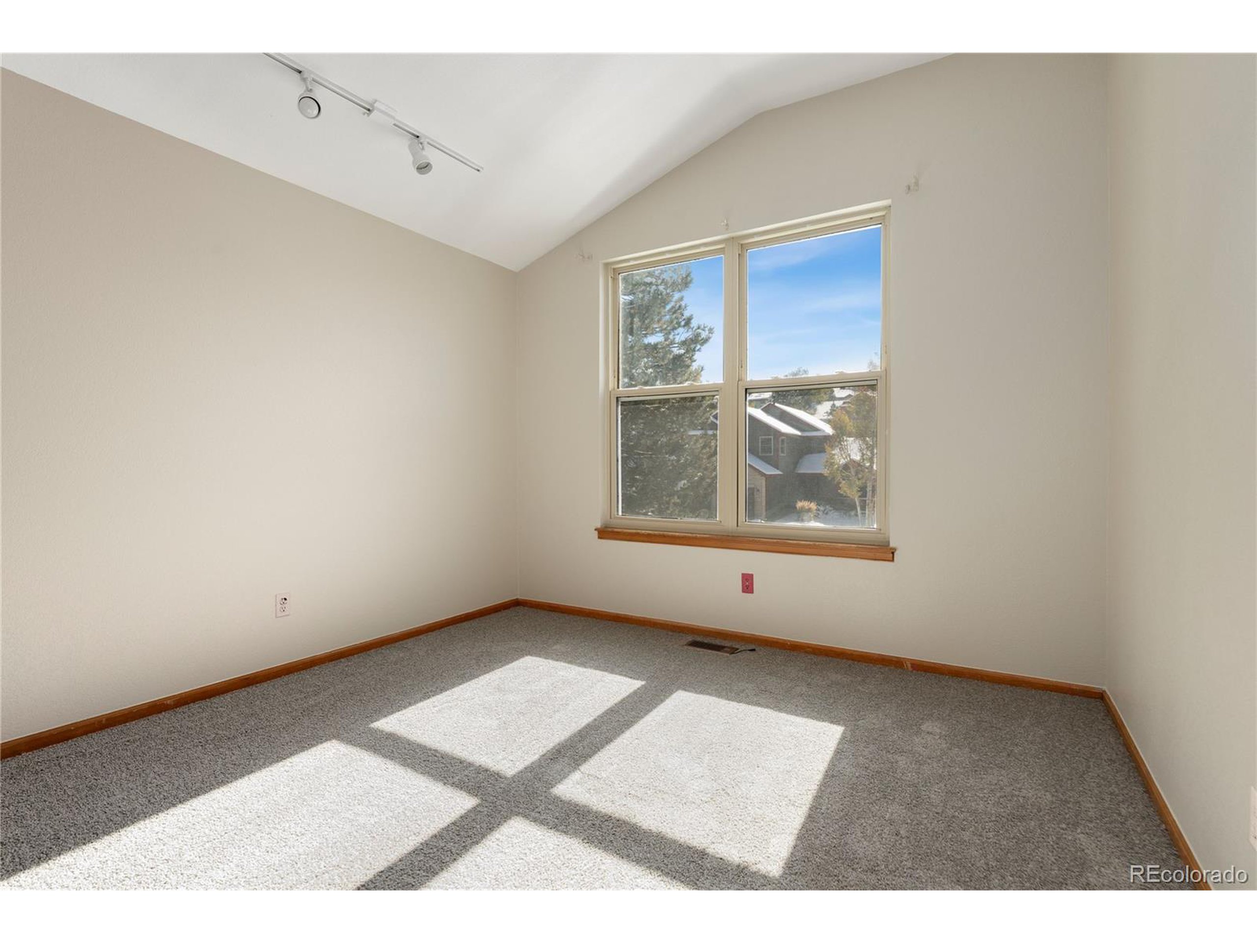 15975 W Ellsworth Pl